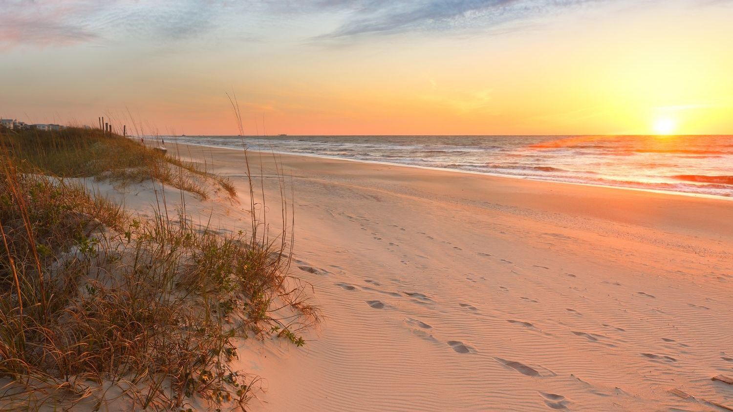 7 Under-the-Radar Beach Towns Set to Boom by 2027, Analysts Say