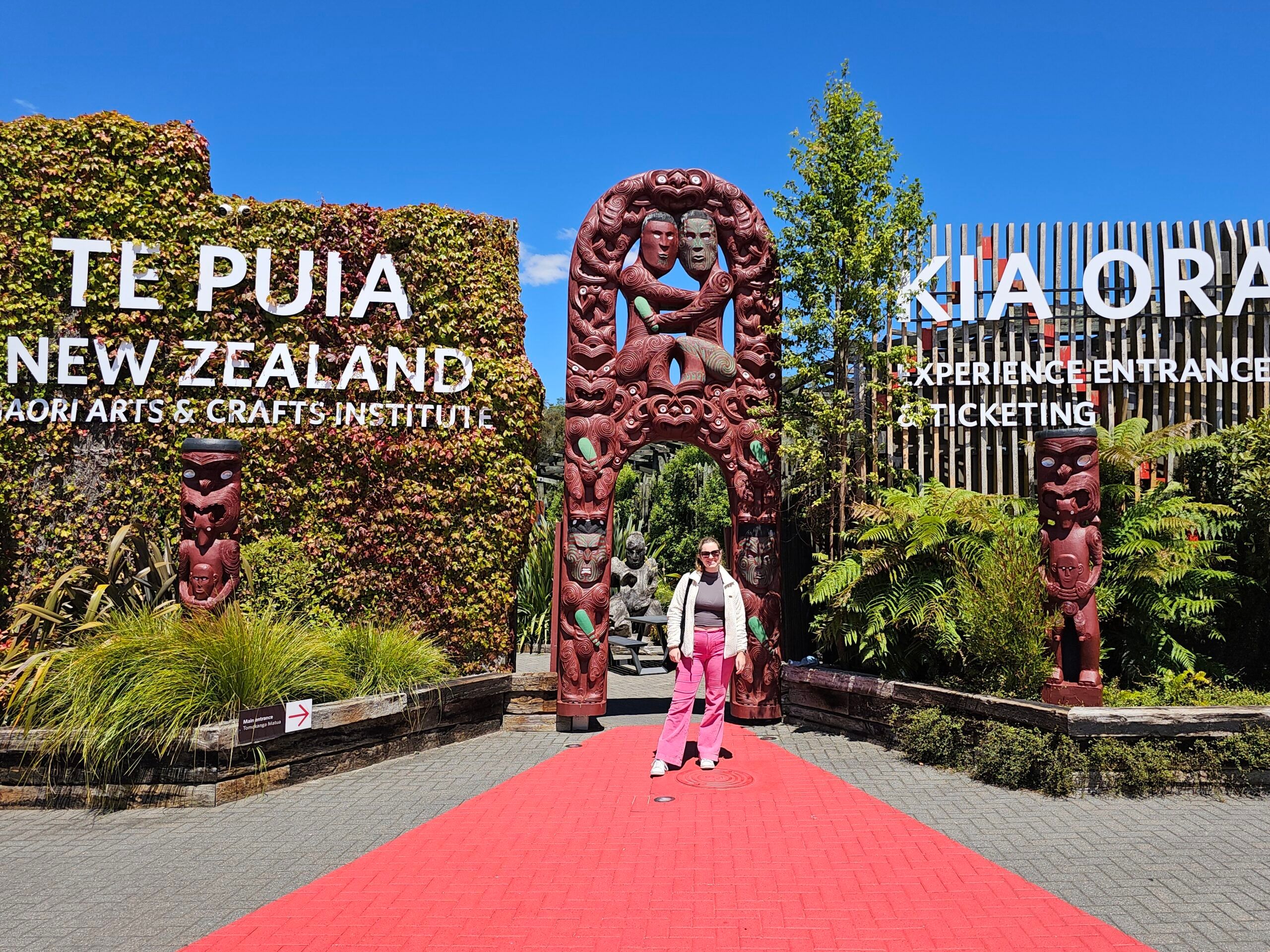 Visiting Te Puia and the Geothermal Landscape of Rotorua in New Zealand