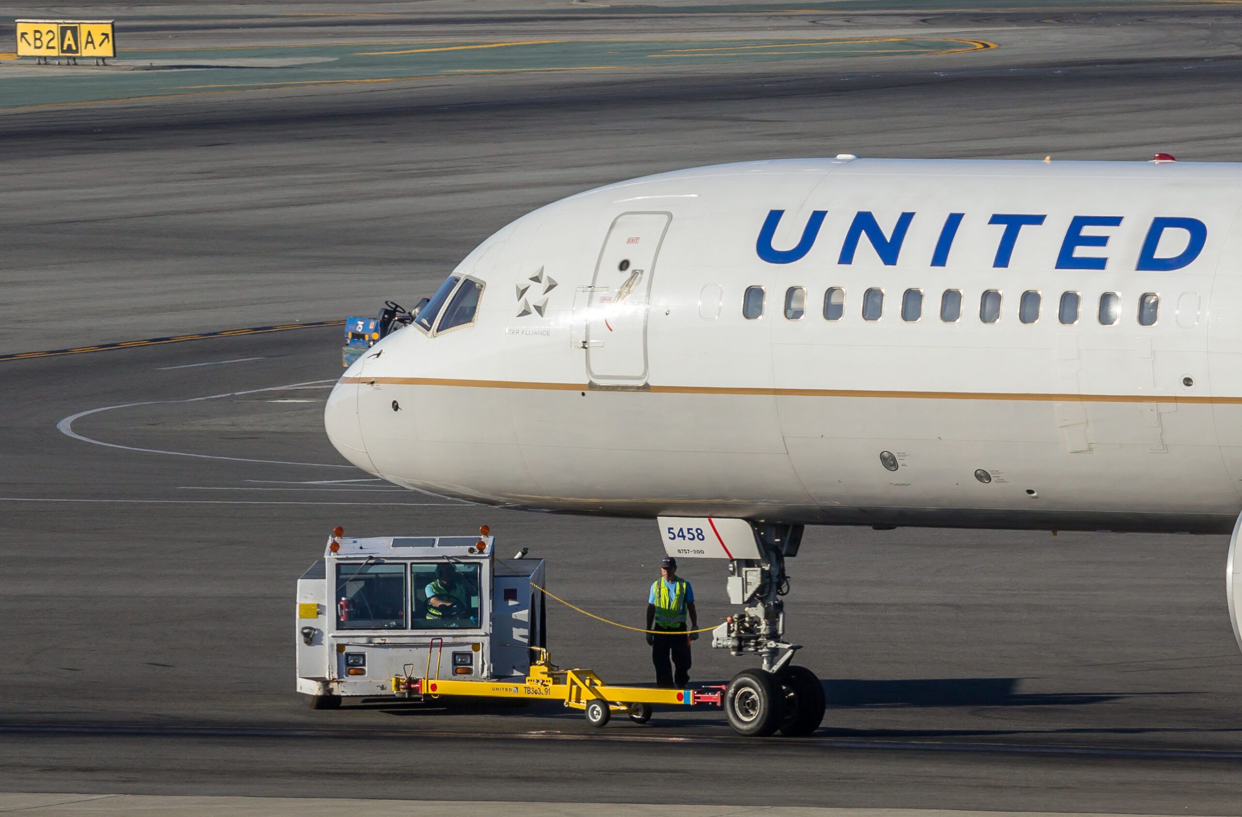 United Tests New Program to Make Early Morning Flights Less Stressful