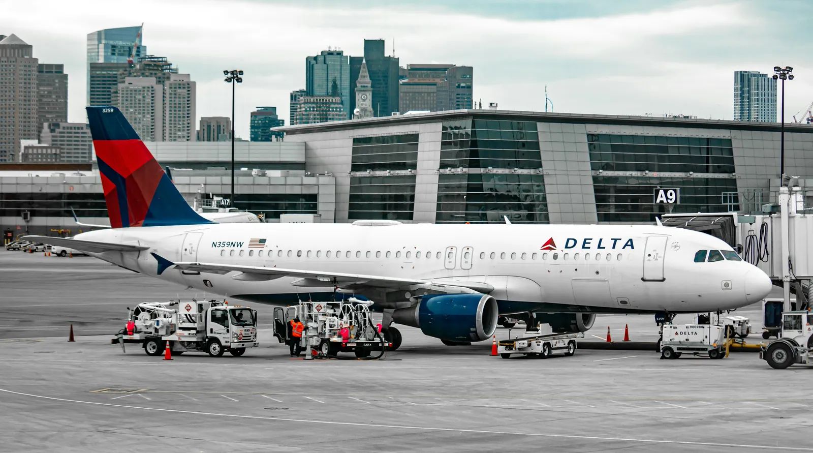 Delta Readies Record LAX Schedule With New Philly Route