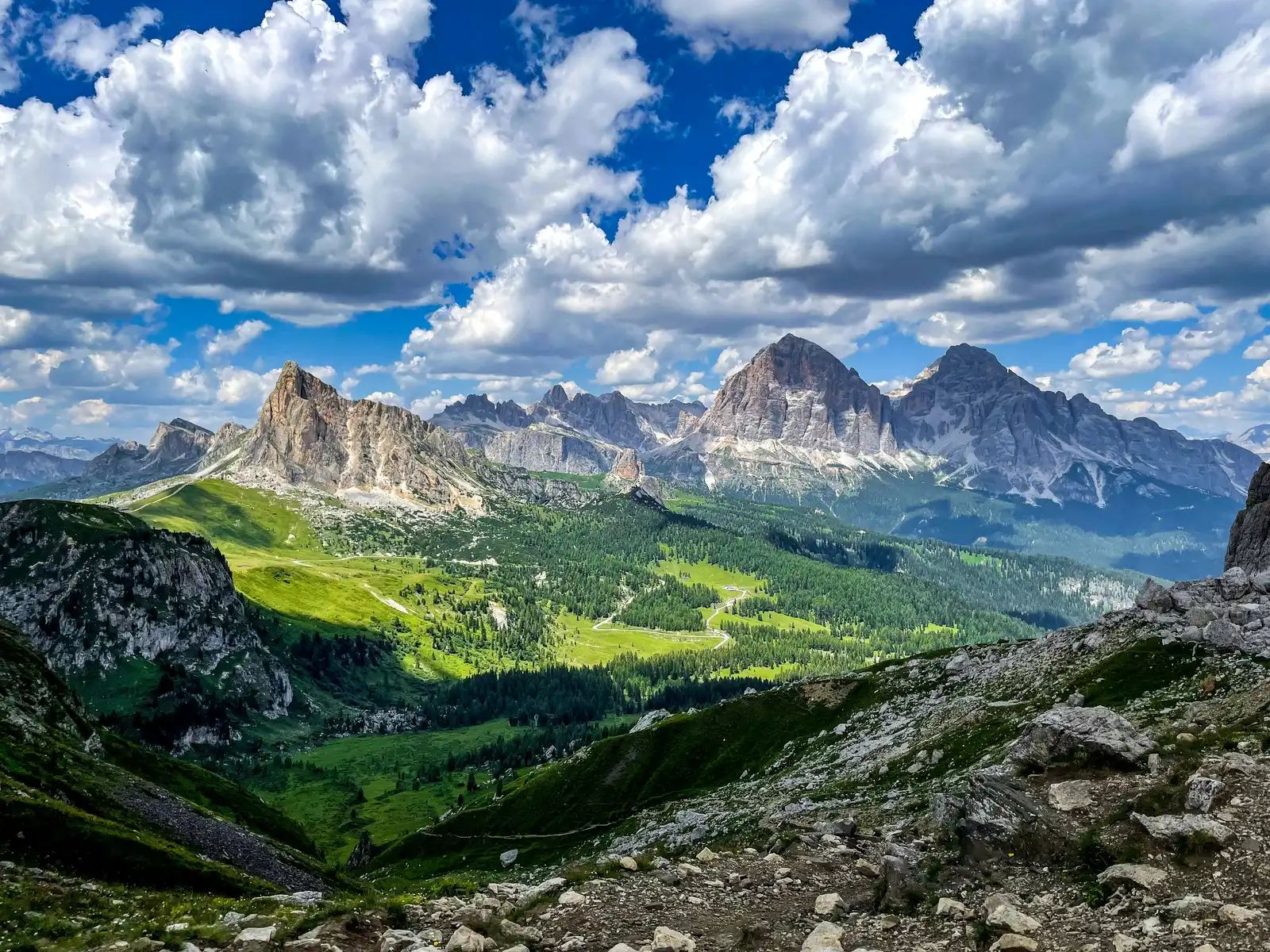 Lago di Sorapis: A Dolomites Hike Worth Planning