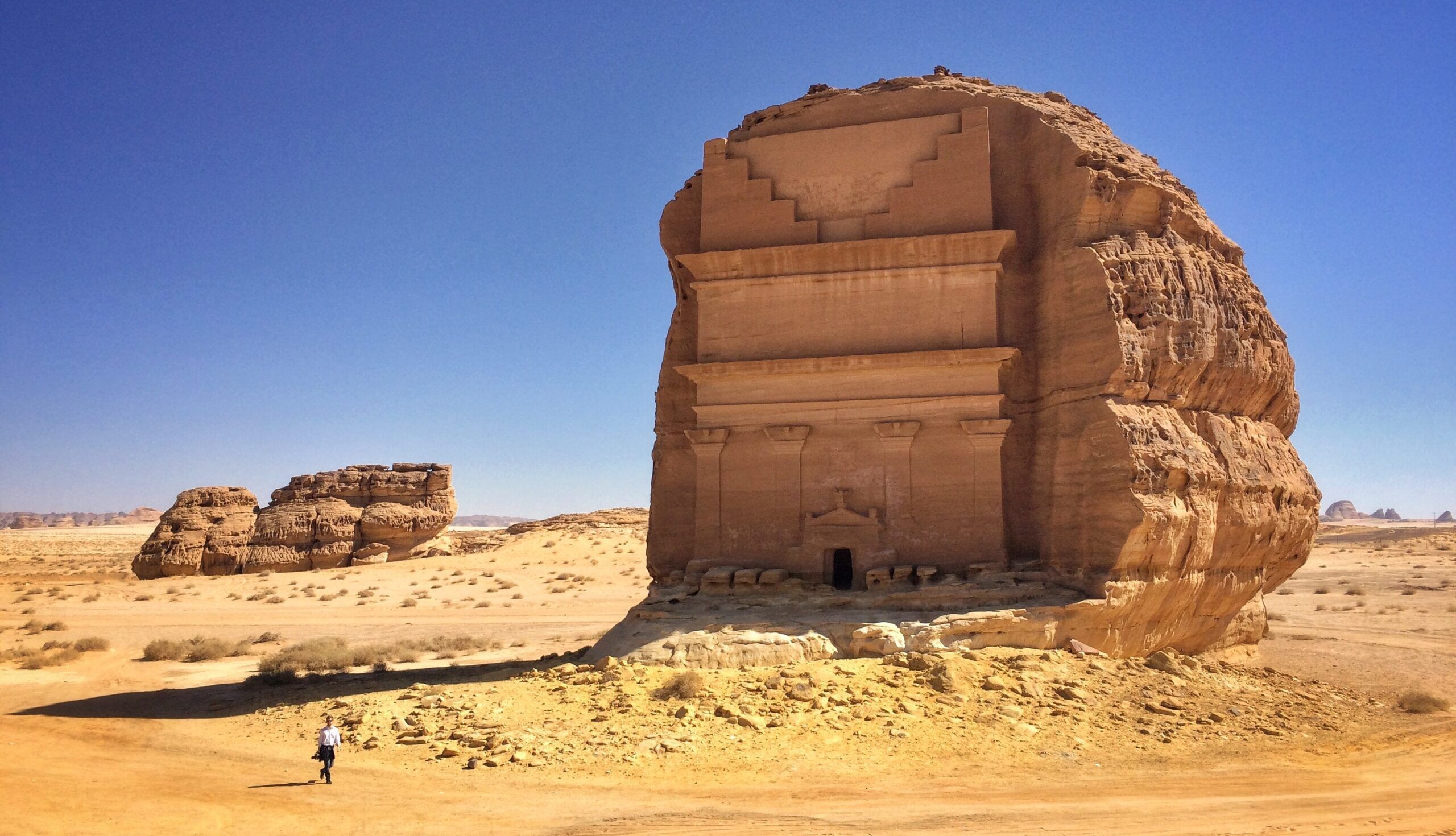 Qasr al-Farid: The Lonely Nabatean Tomb Carved From a Single Rock