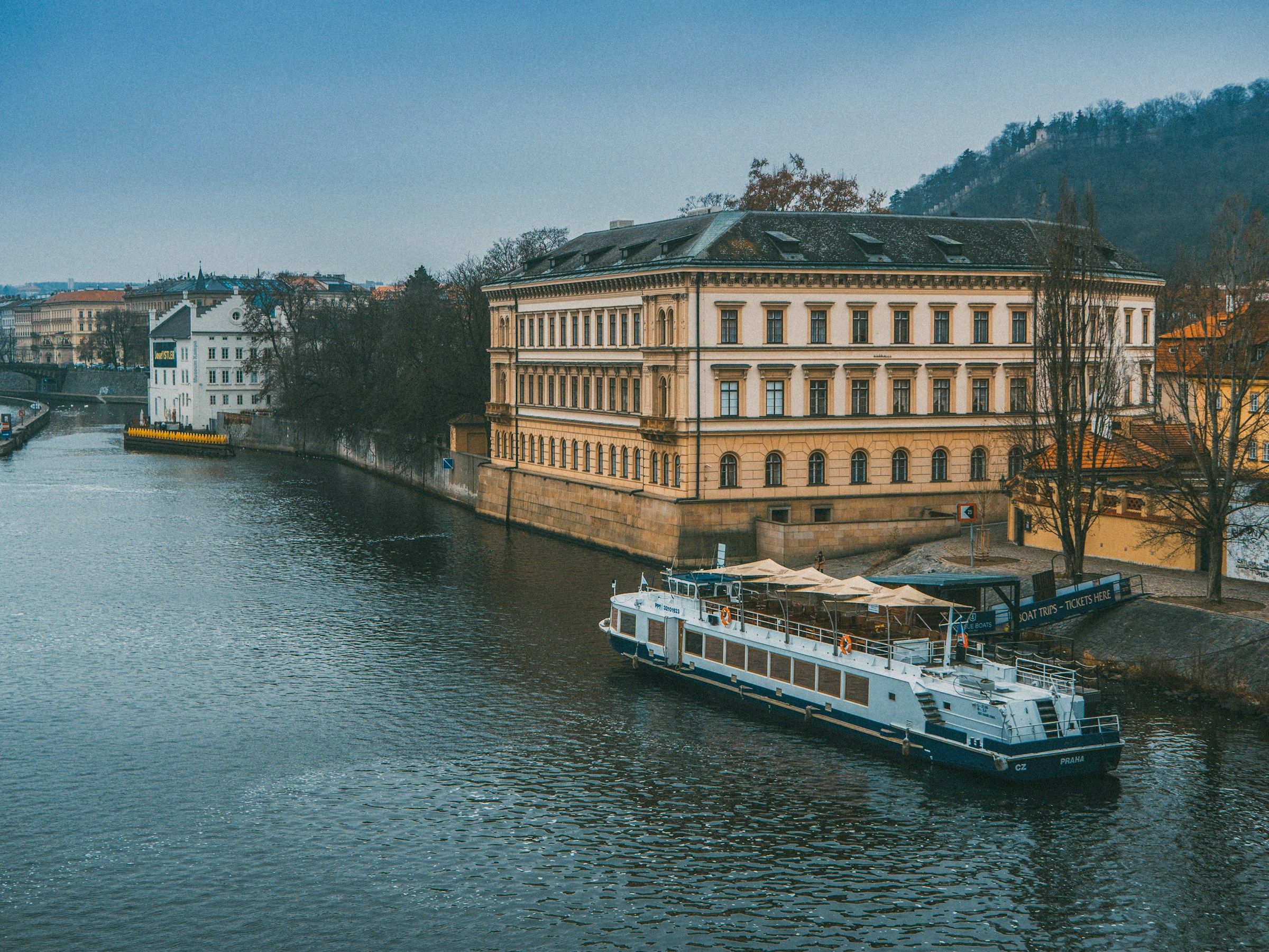 River Cruise vs. Ocean Cruise: 7 Differences for First-Time Passengers Over 55