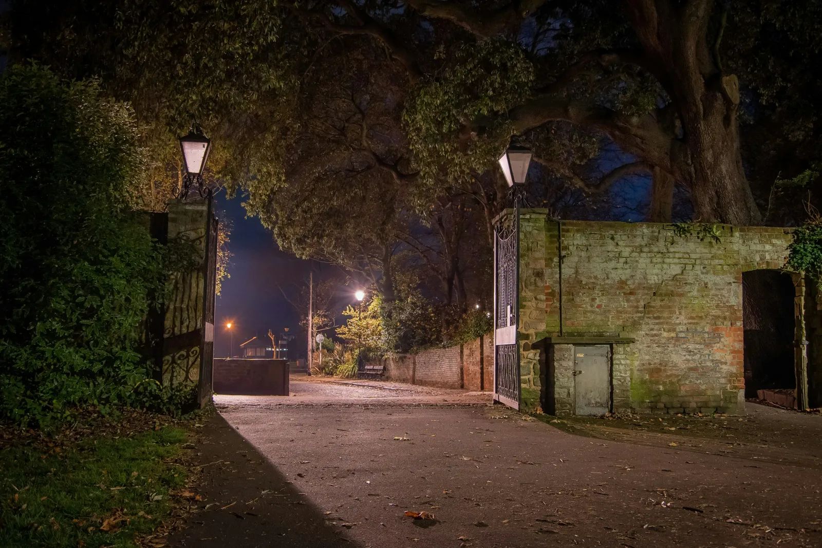 The Fake Cancer Clinic Behind America's Spookiest Towns