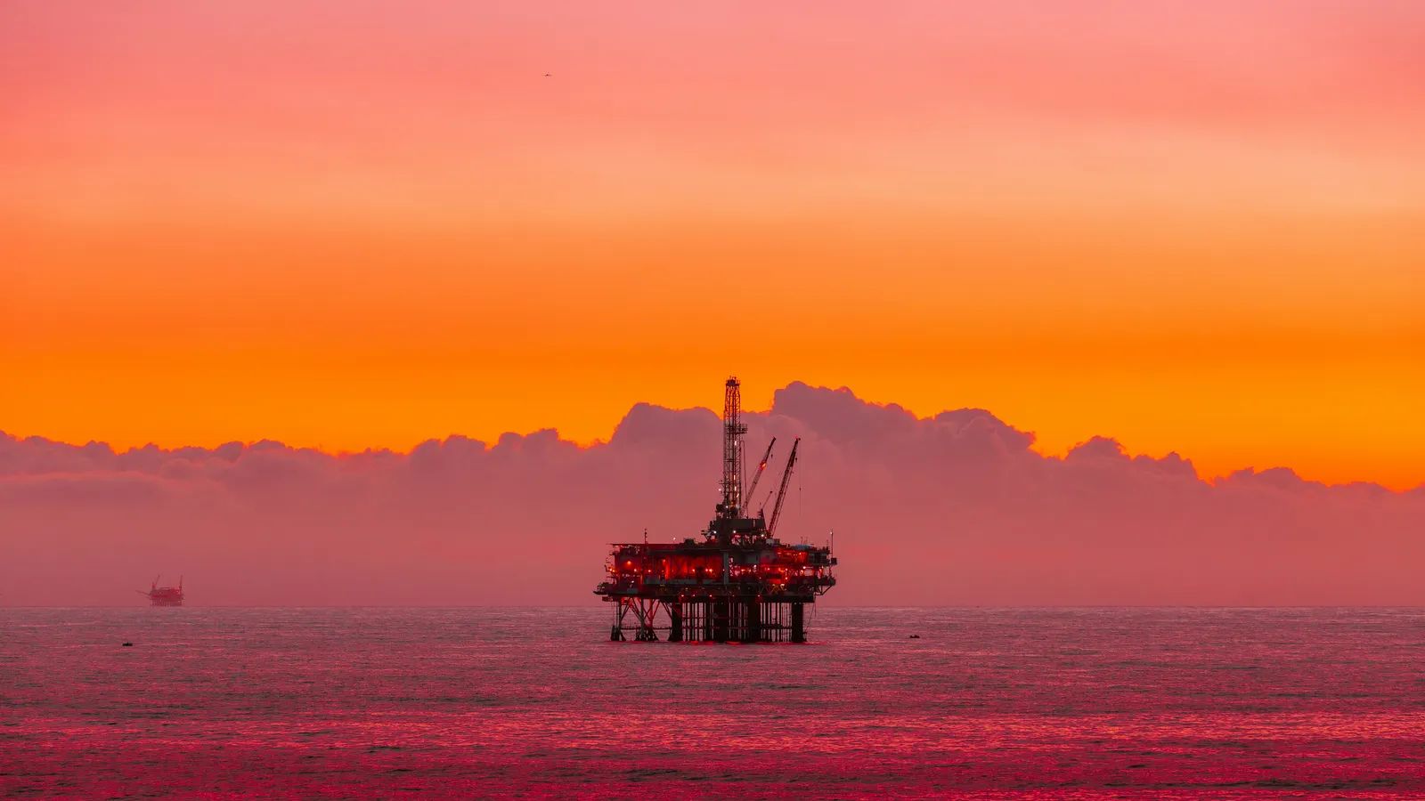 Oil Slicks Repeatedly Drift Into Marine Protected Areas