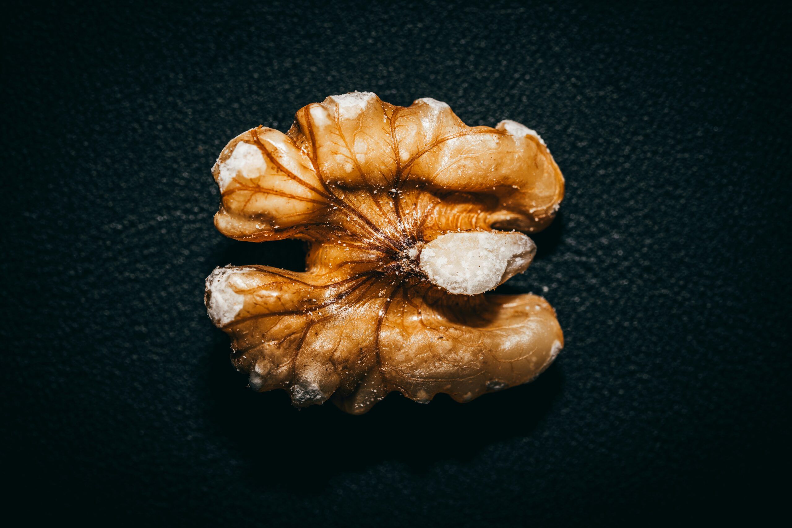 8 Foods That Help You Stay Energized While Traveling (and 4 That Drain You Fast)