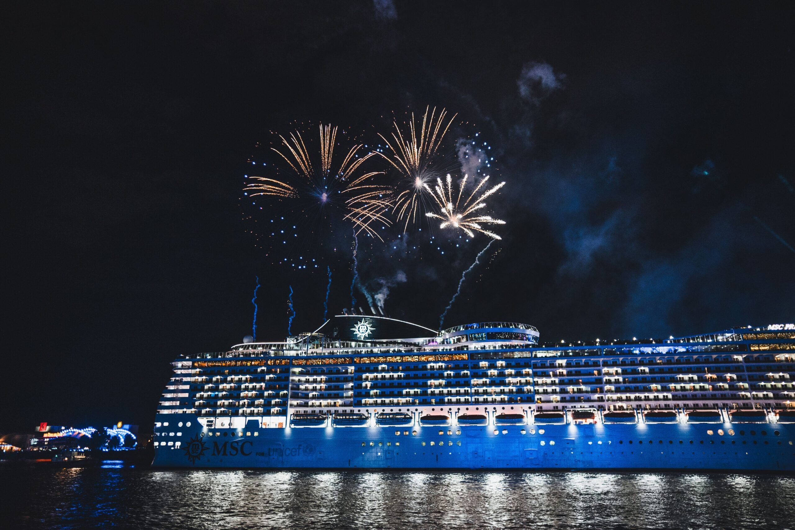 A Former Cruise Ship Entertainer Describes Daily Life Working at Sea