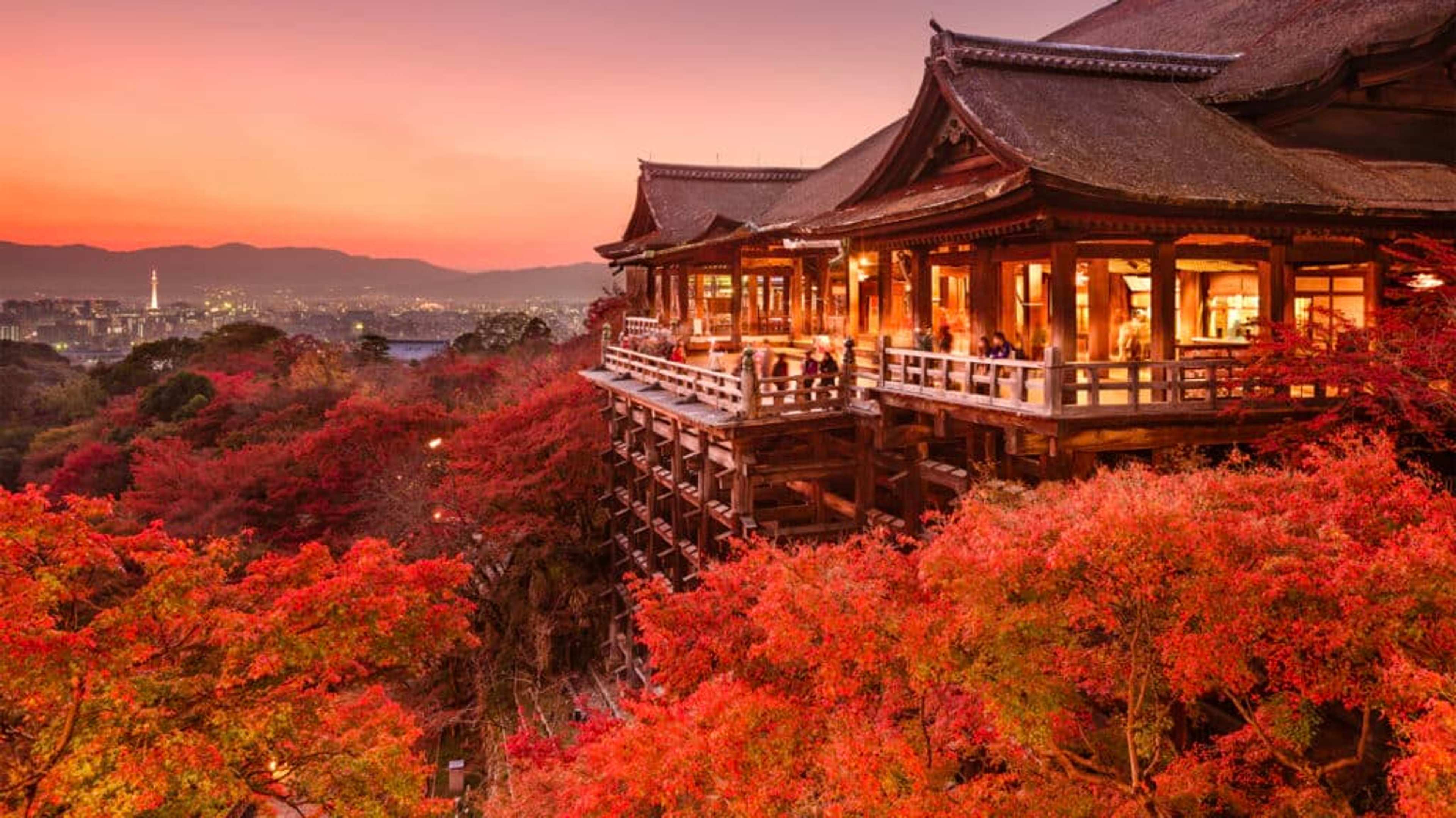9 Popular Tourist Spots Locals Secretly Wish You'd Stop Visiting, Survey Shows