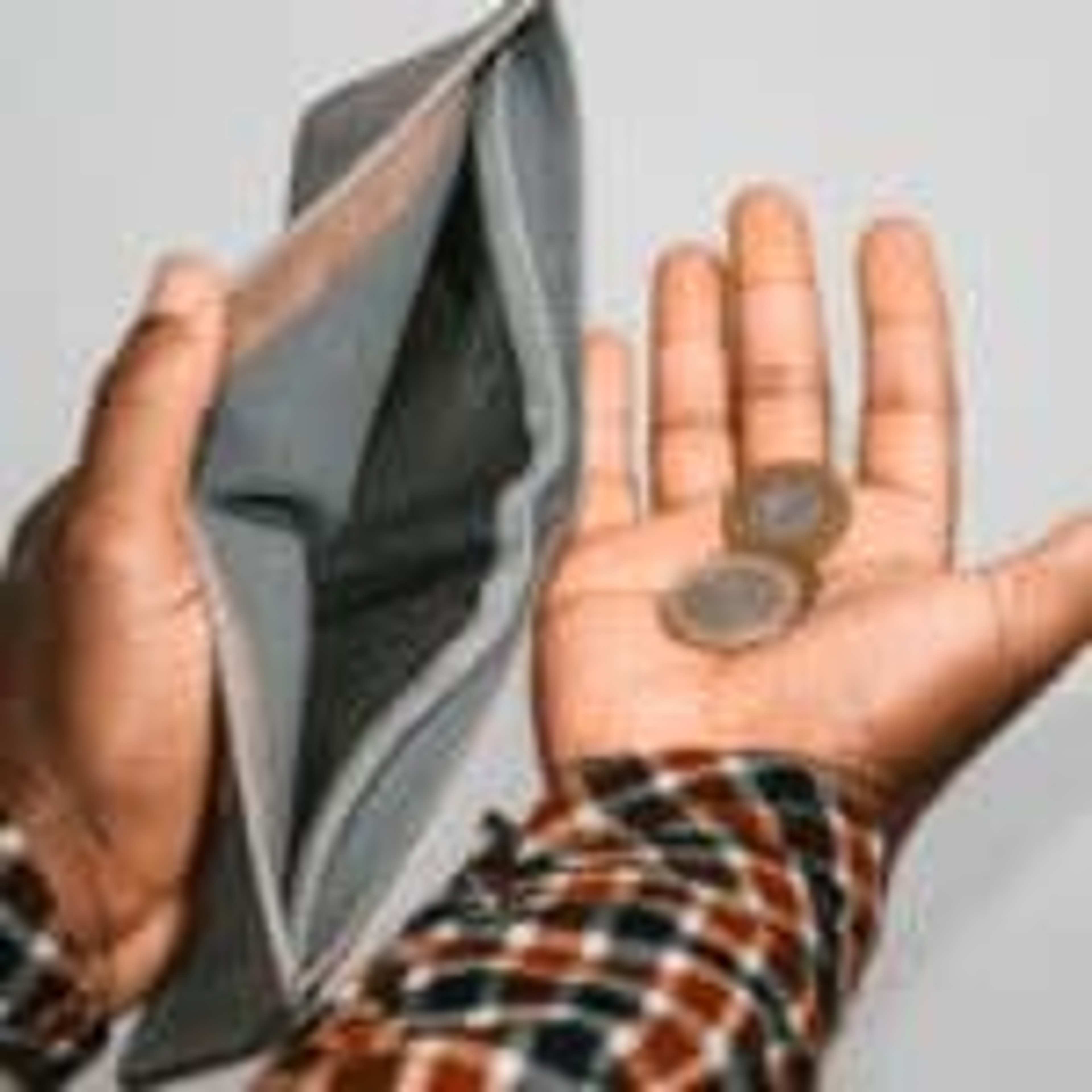 9 Travel Souvenirs That Look Ordinary but Could Secretly Be Extremely Valuable – Don't Risk Tossing Them