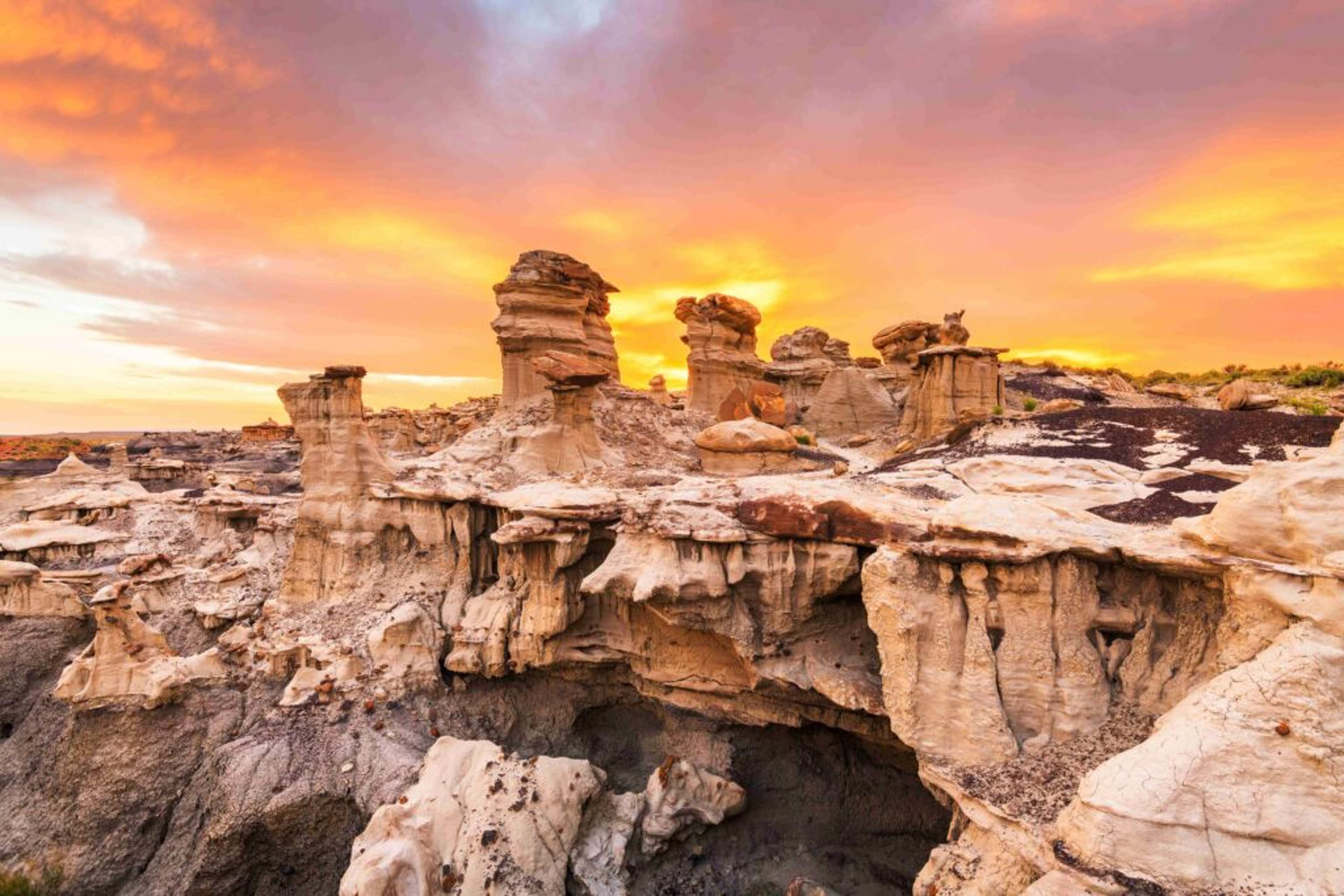Volcano-Free Geology Thrills: 10 US Places with Alien Landscapes