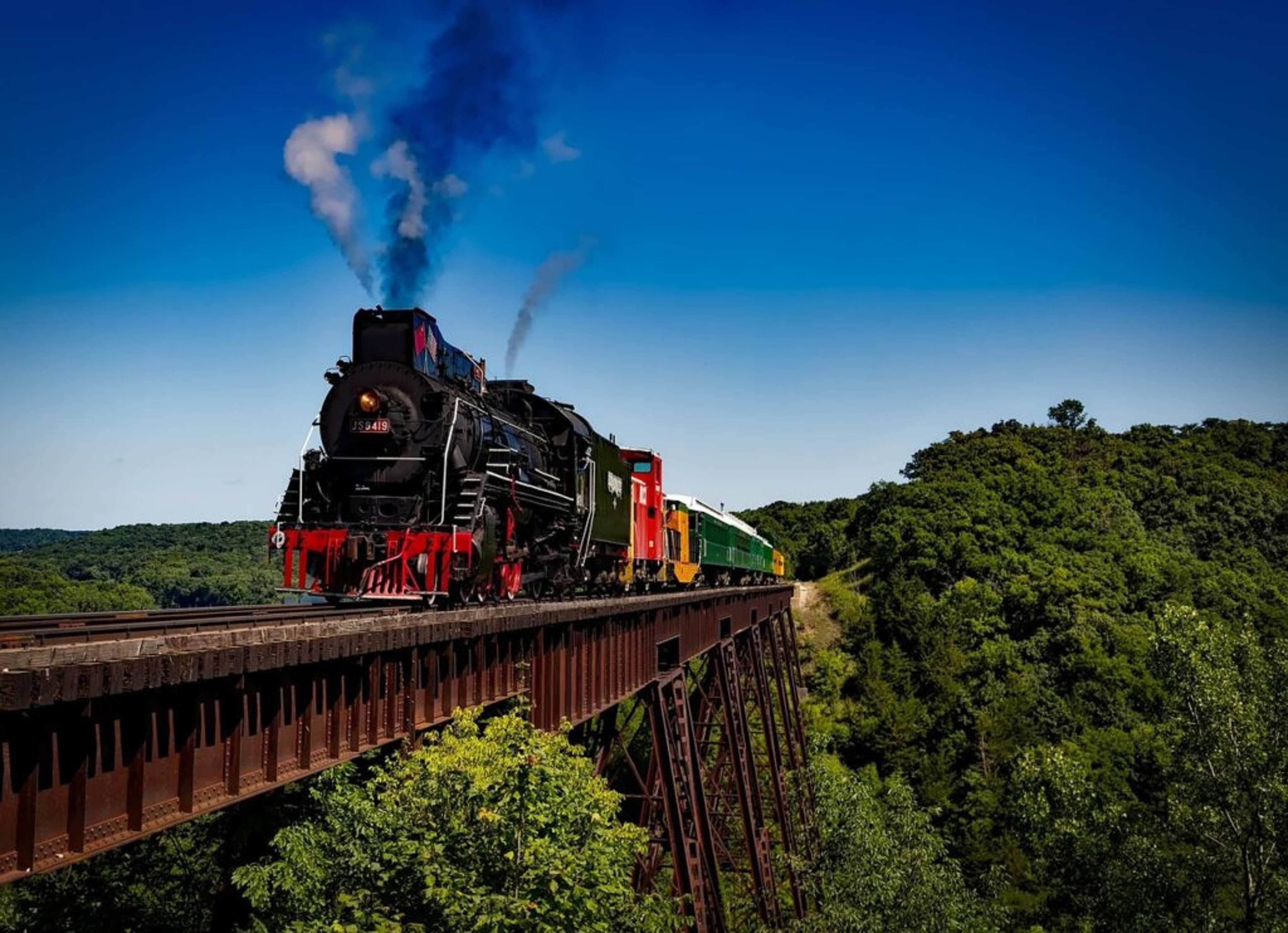 7 Scenic Train Routes in North America to Take at Least Once in Your Life