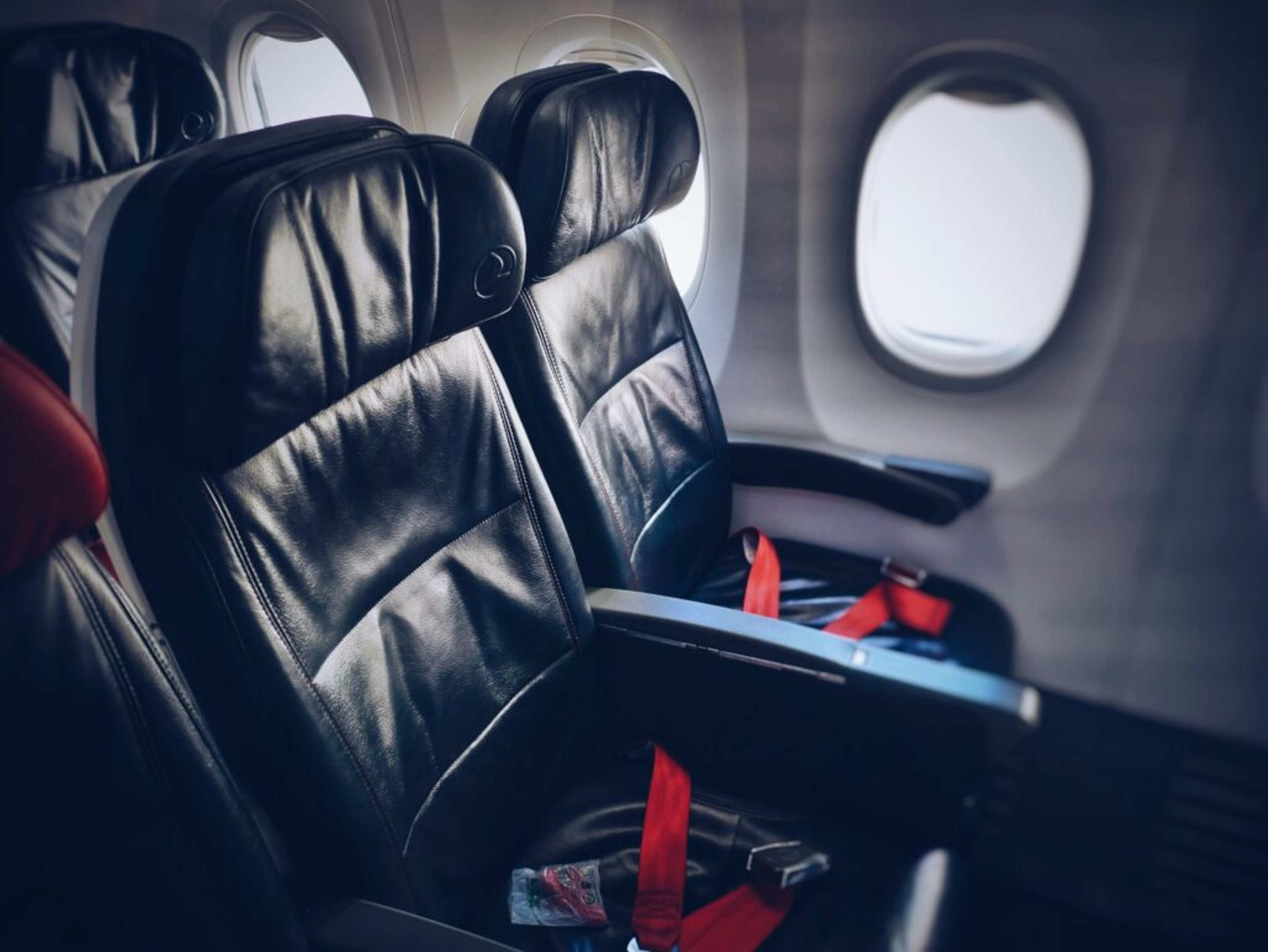 Proper Etiquette for Reclining Your Seat on an Airplane