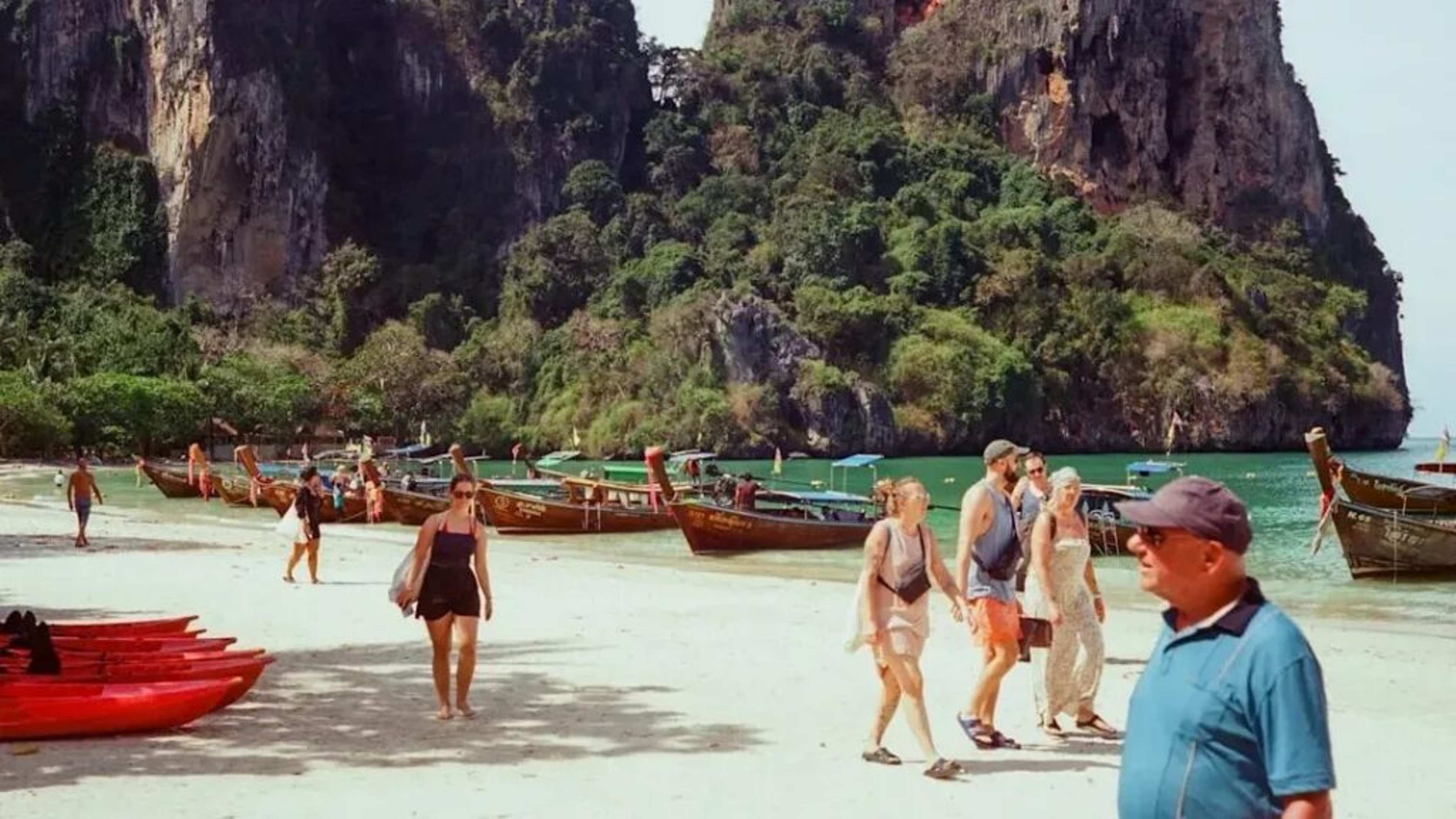 The No-Go List: 8 Tourist Attractions Travelers Are Quietly Avoiding, According to Local Guides