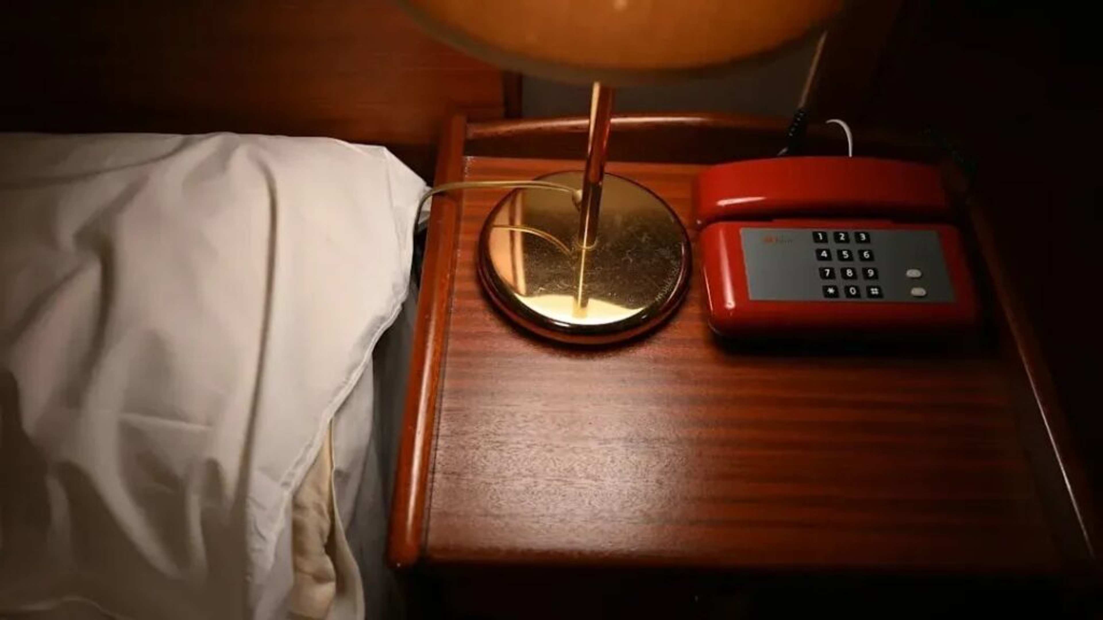 8 Common Mistakes Tourists Make in Foreign Hotel Rooms
