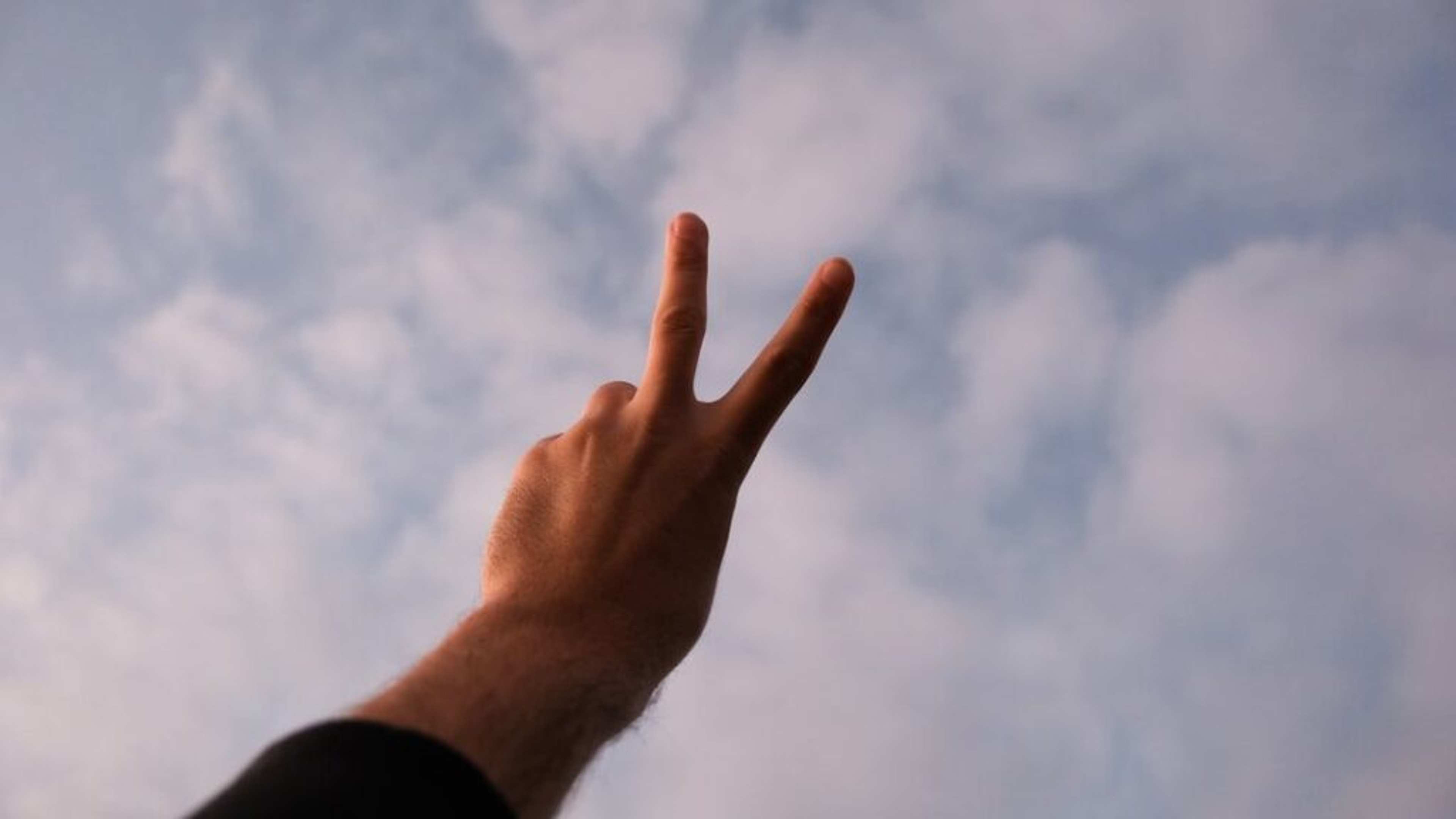 The Unspoken Rules: 7 U.S. Gestures That Mean Something Very Different Overseas