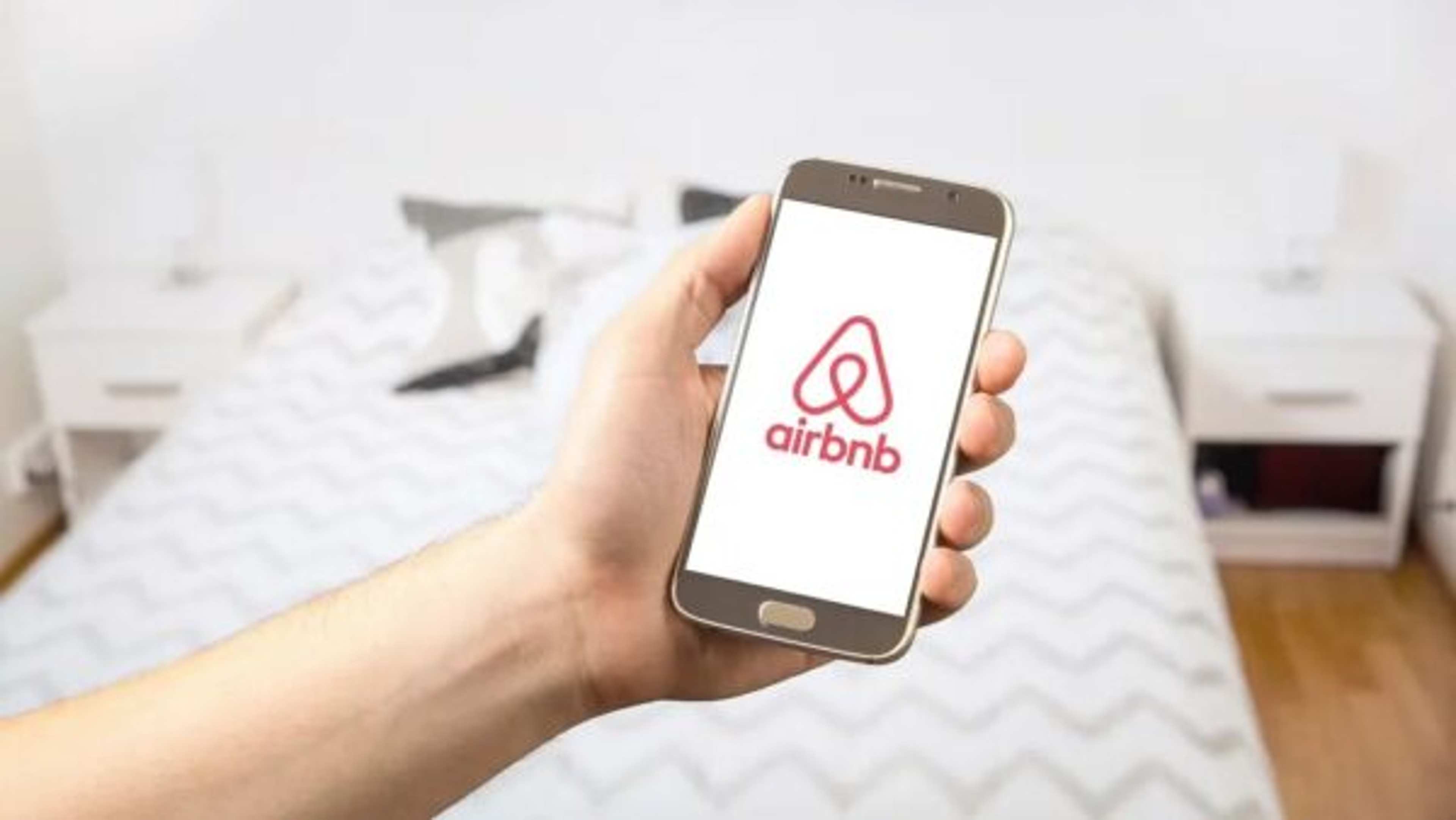 5 Red Flags to Look for When Booking an Airbnb Abroad
