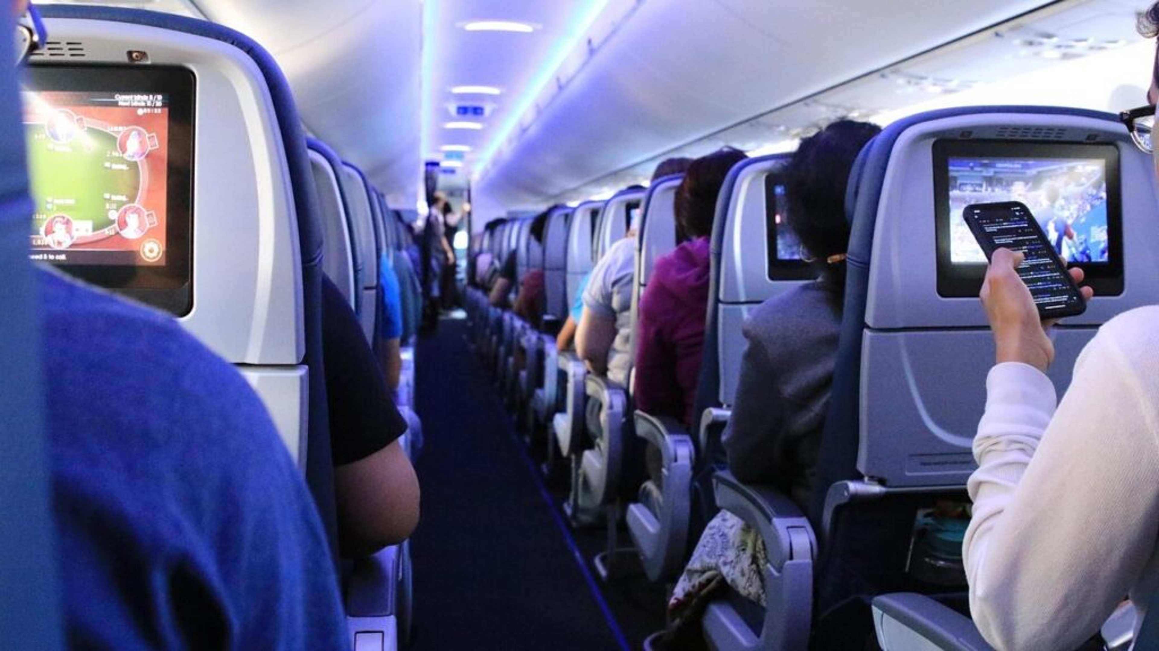 6 One-Liners Flight Attendants Use to Lighten the Mood on Turbulent Flights