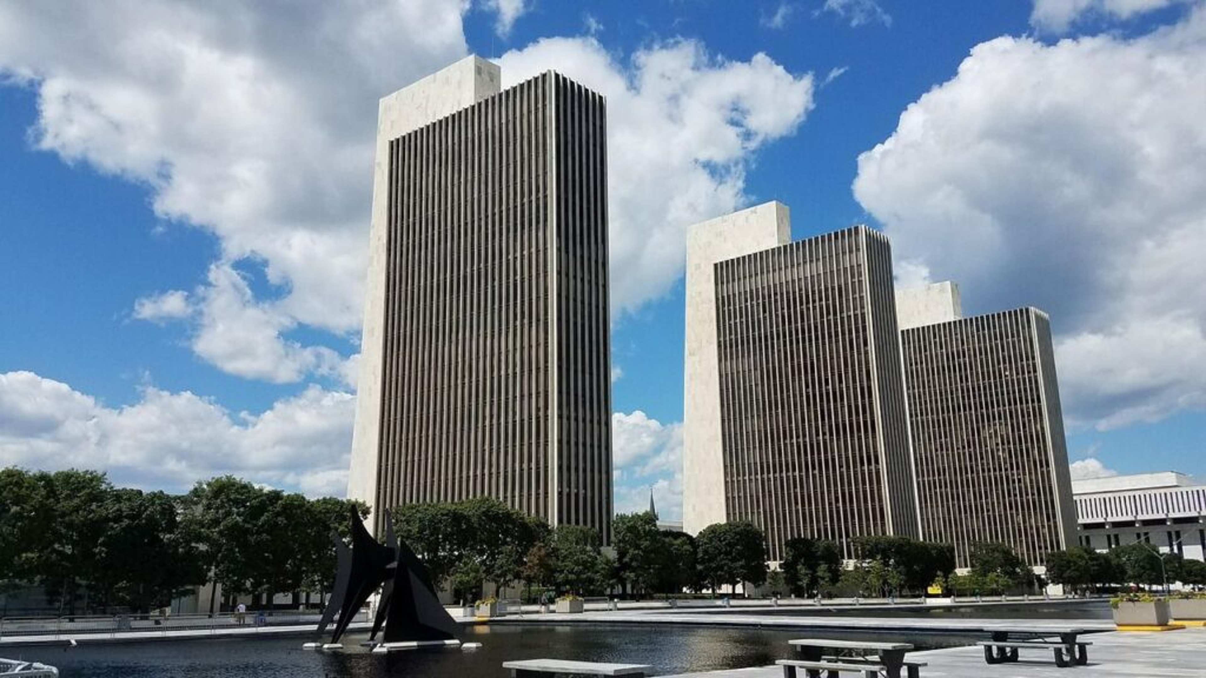 Cost of Living Crisis: 5 Mid-Sized Cities Americans Are Fleeing This Year