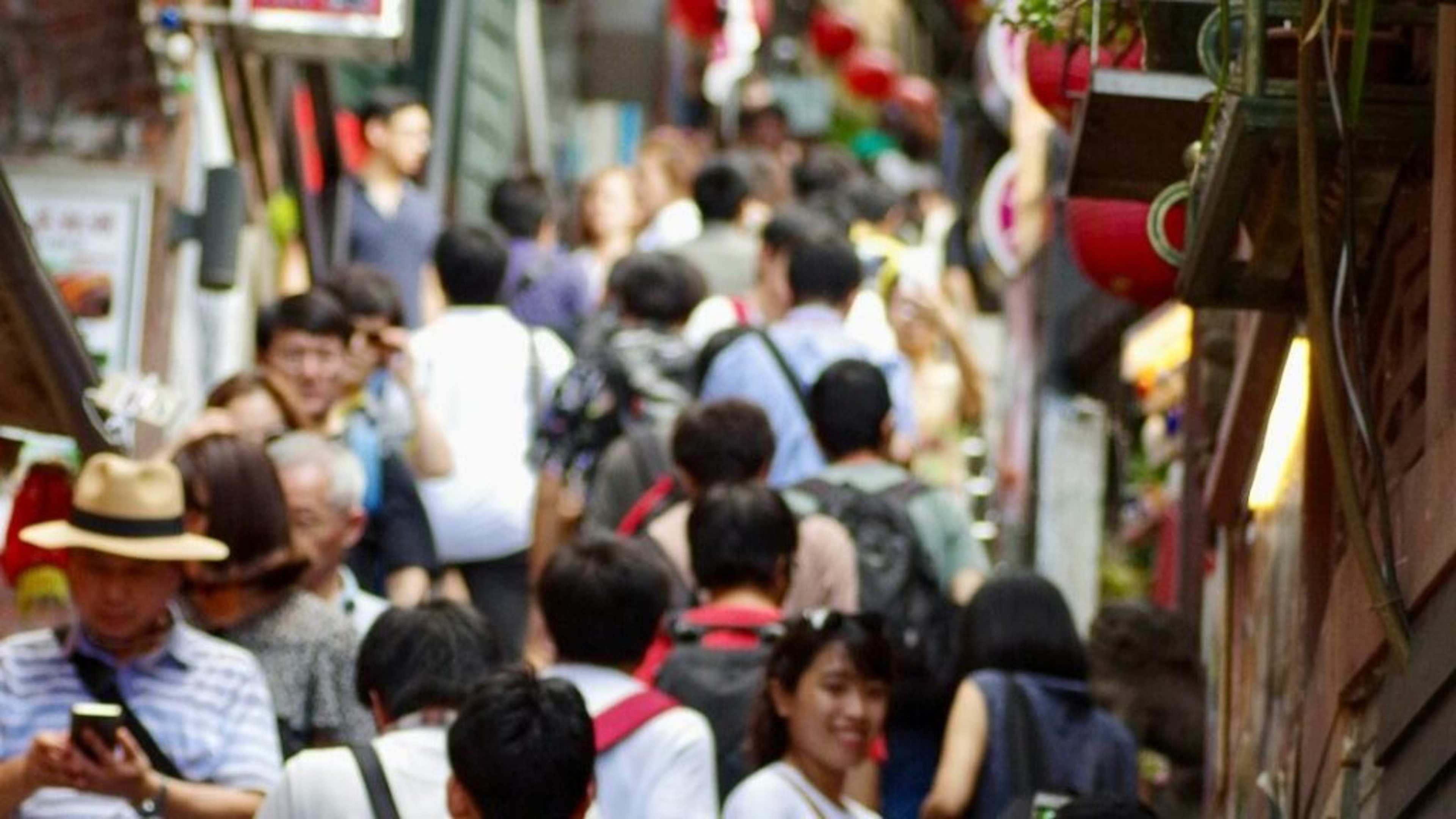 The "Overrated Attractions Index": A 20-Year Travel Guide Says Skip These 8 "Must-See" Places