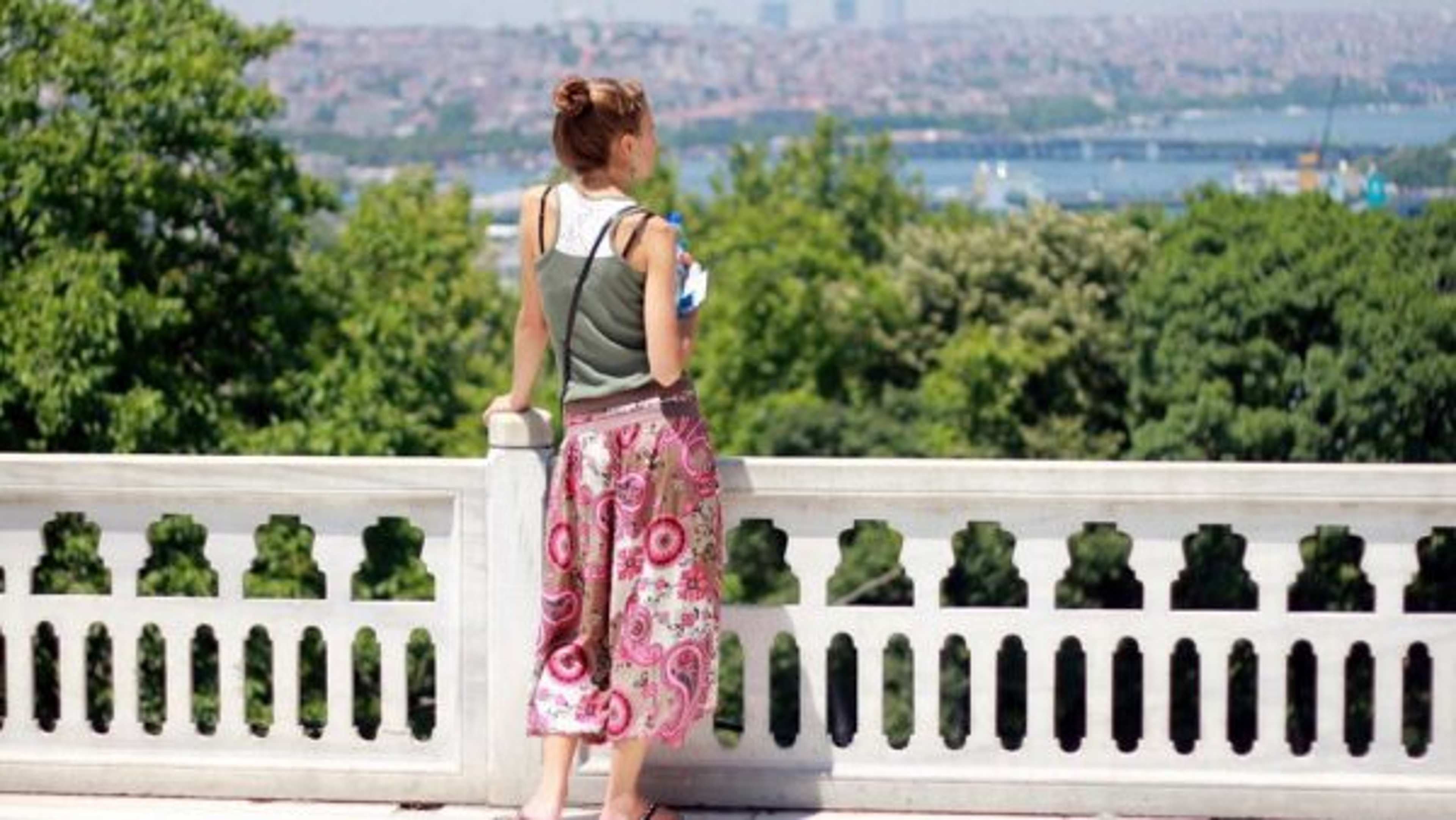 The "Instant Tourist Test": 10 Phrases Travel Workers Say Reveal You Right Away