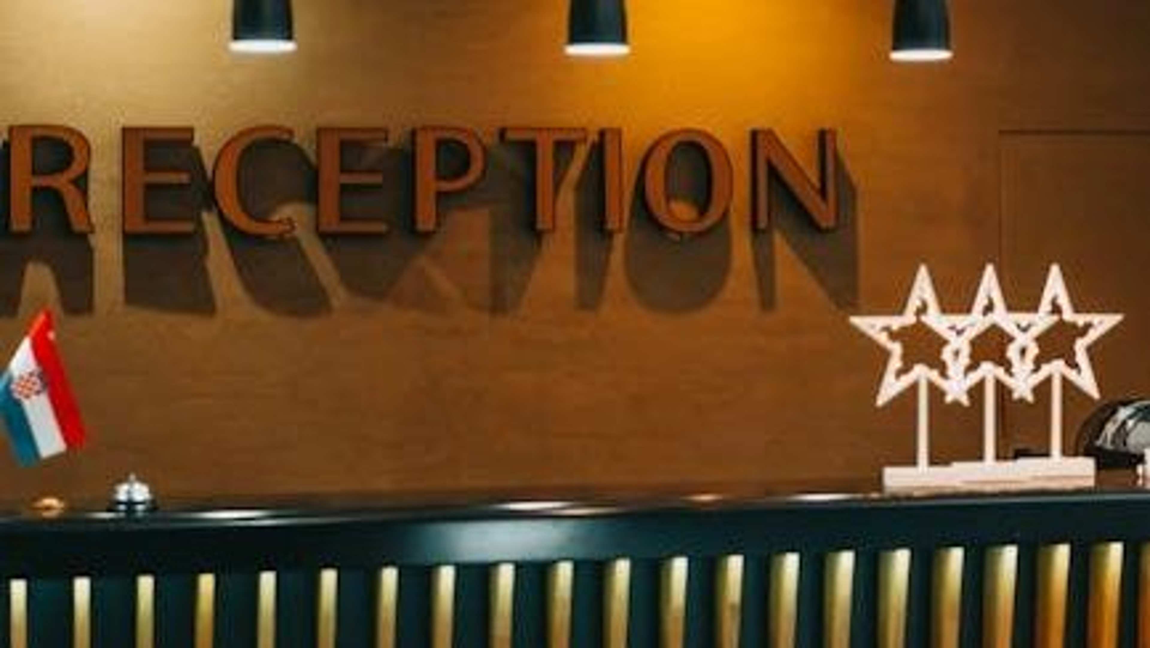 Hotel Staff Notice These 10 Things About You the Moment You Check In