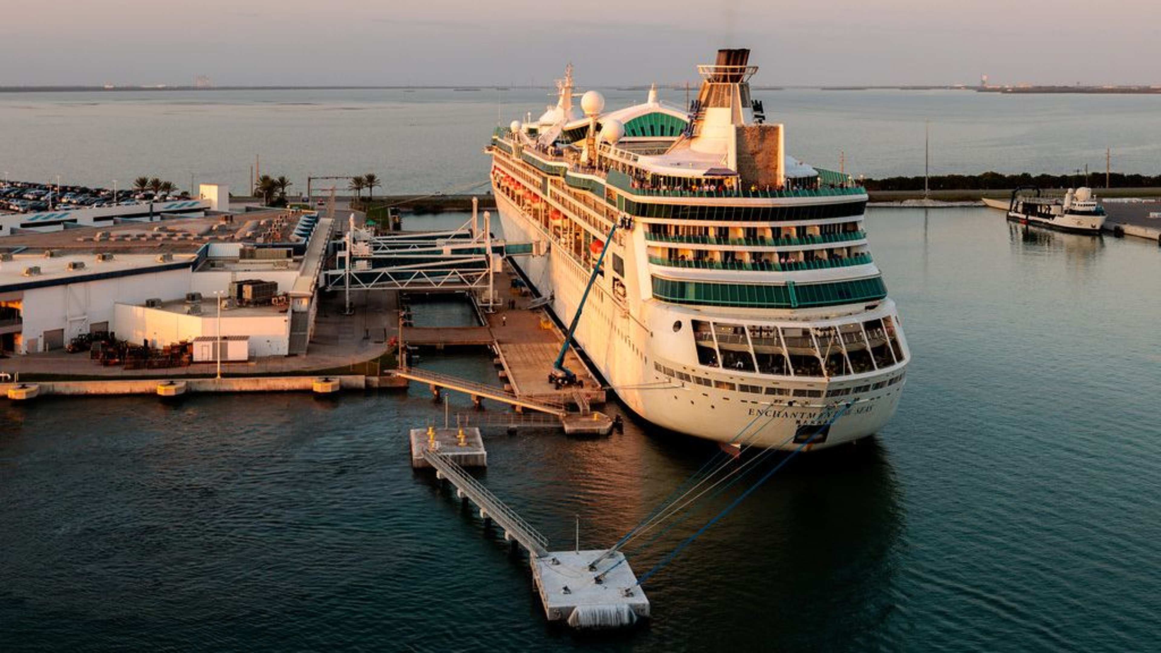 15 Things Cruise Veterans Never Do At Port Stops