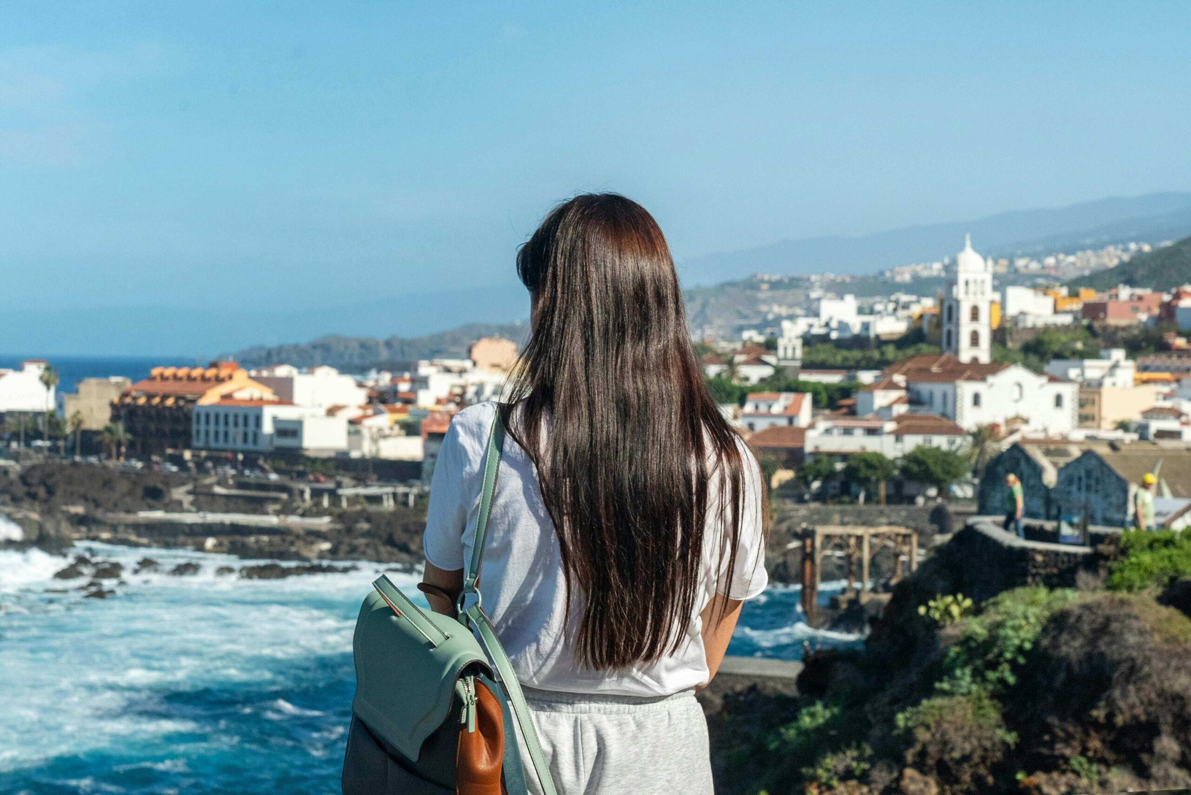 Psychology Says People Who Travel to the Same City Every Year Aren't "Boring," They're Actually Using Familiar Geography to Soothe a Nervous System That Never Felt Grounded in Childhood