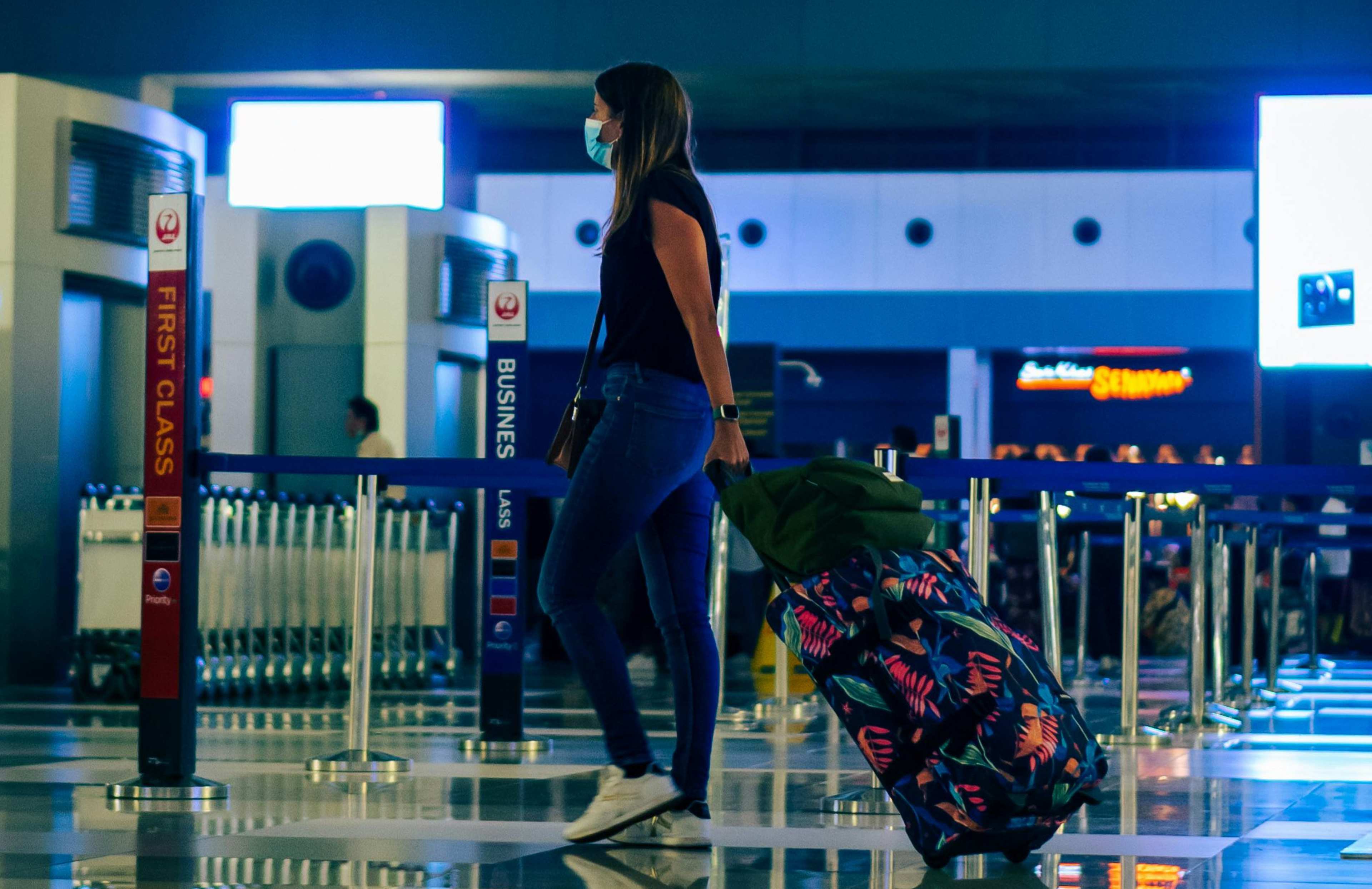 Psychology Says the "Midnight Airport Arrival" Is the Ultimate Test for a Nervous System That Was Taught to Find Calm in Chaos