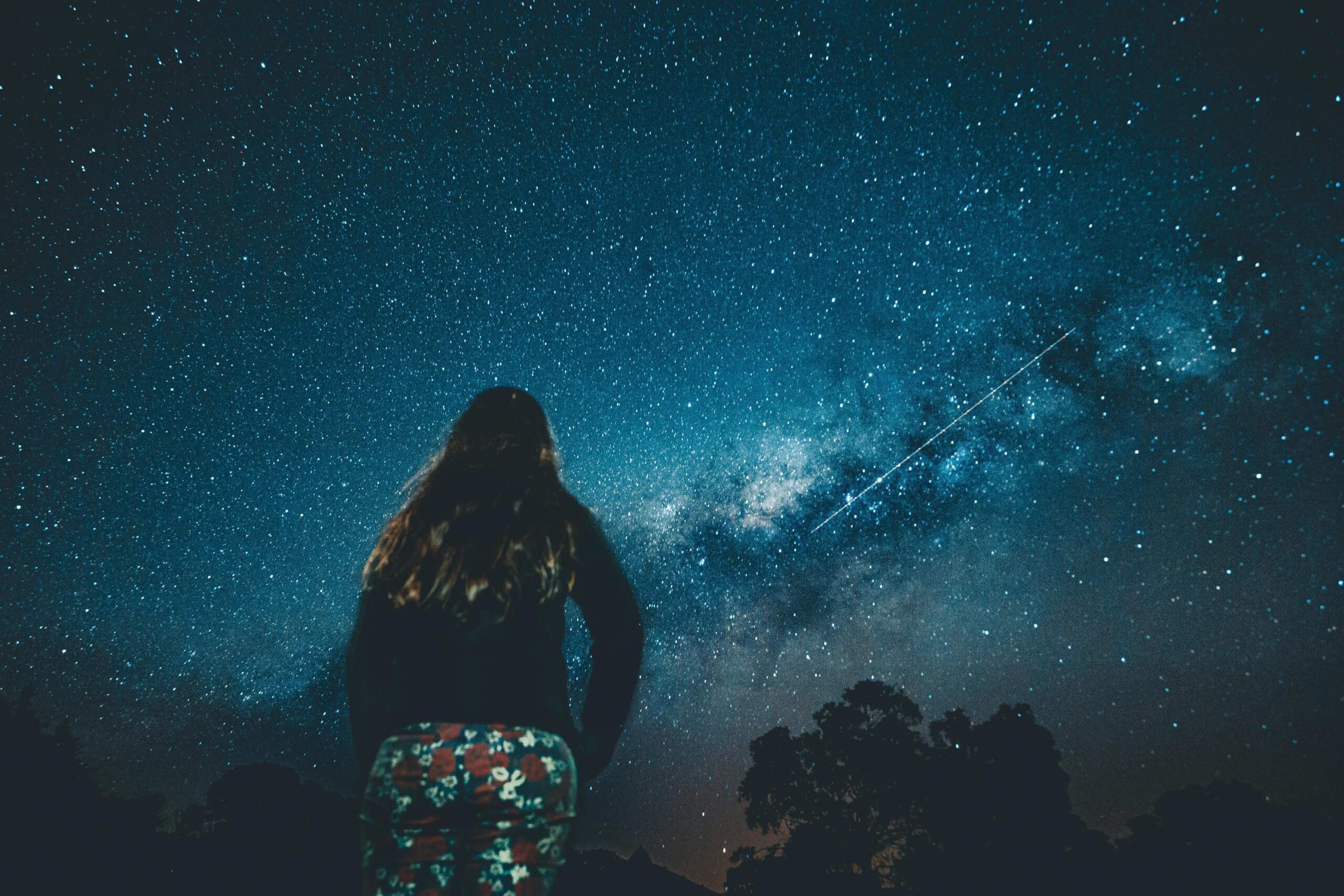 Psychology Says the Rise of "Dark Sky Tourism" Is a Collective Human Response to a World That Has Made Us Forget the Scale of Our Own Existence