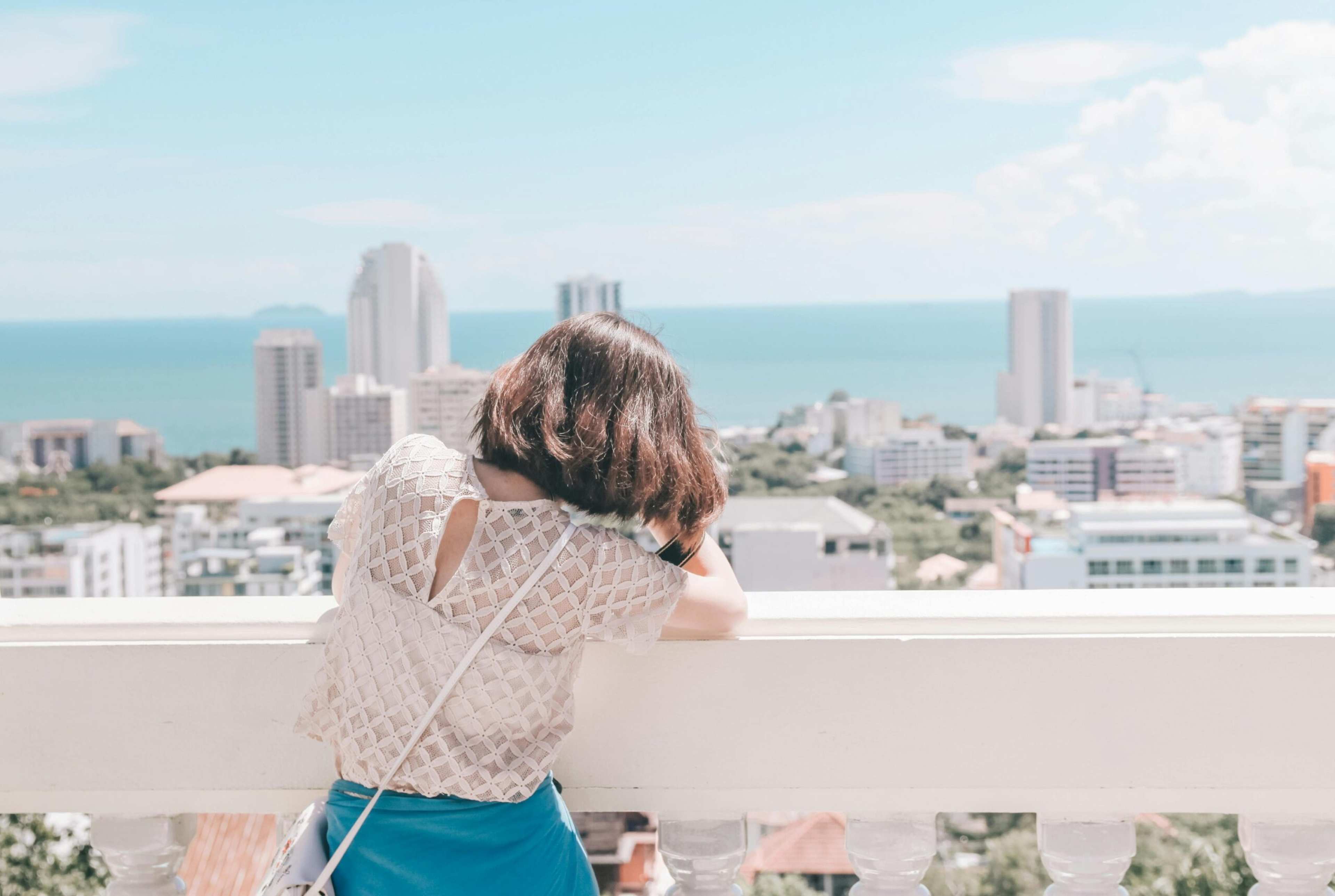 Psychology Says the Need to "Know the Exchange Rate Exactly" Is a 9-Point Distraction From the Emotional Vulnerability of Being an Outsider