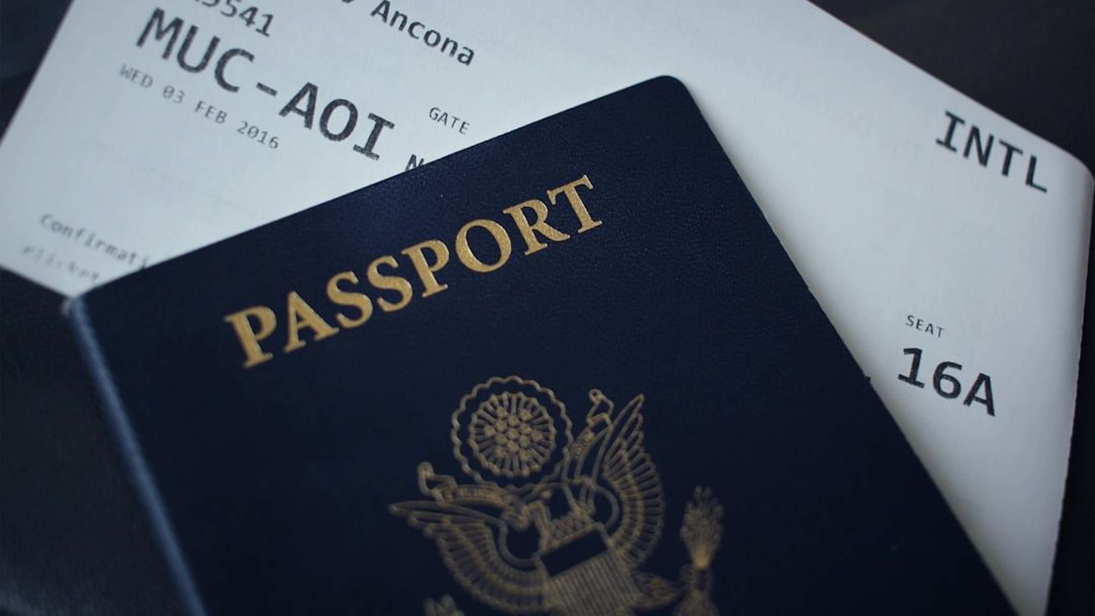 16 Things Border Control Officers Quietly Notice About Returning Travelers Over 60 at the Passport Desk