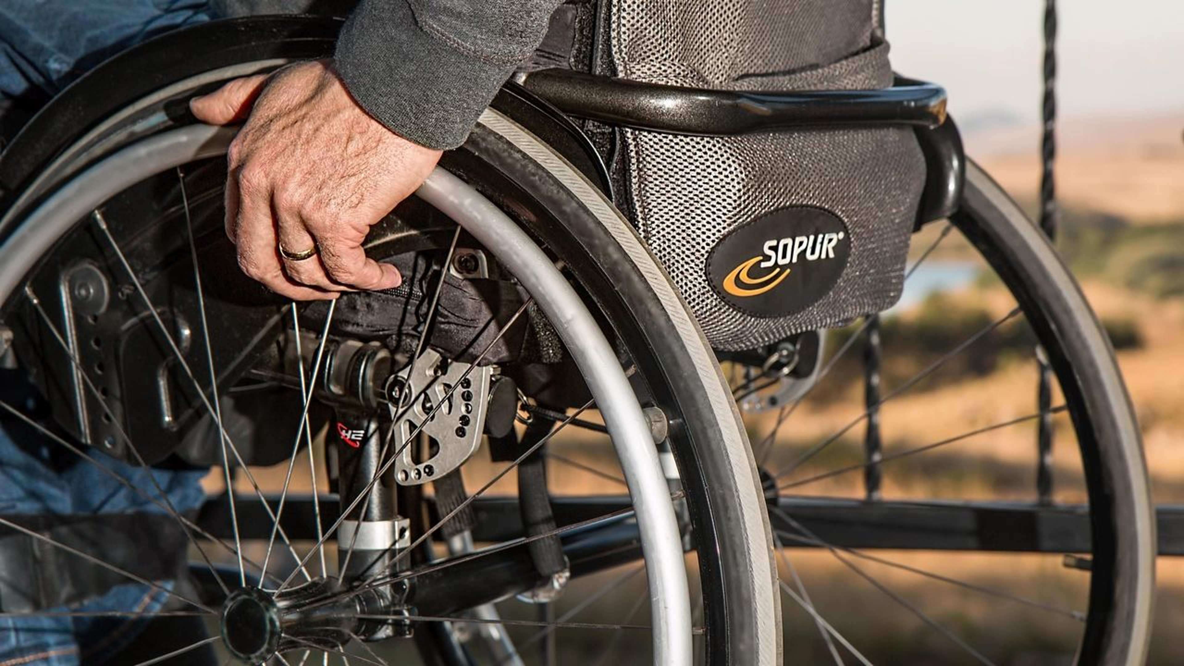 14 Things Airport Security Supervisors Quietly Arrange for Experienced Travelers Over 60 That Never Get Announced