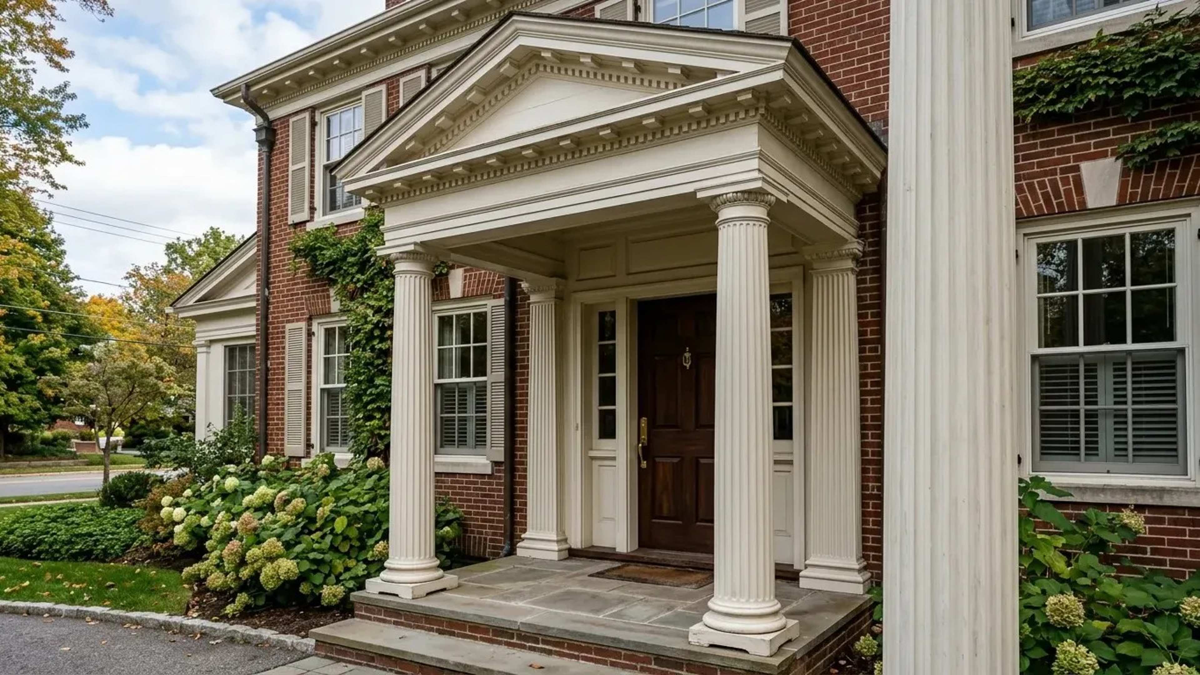 25 Front Porch Details That Vanished From American Homes and Should Return