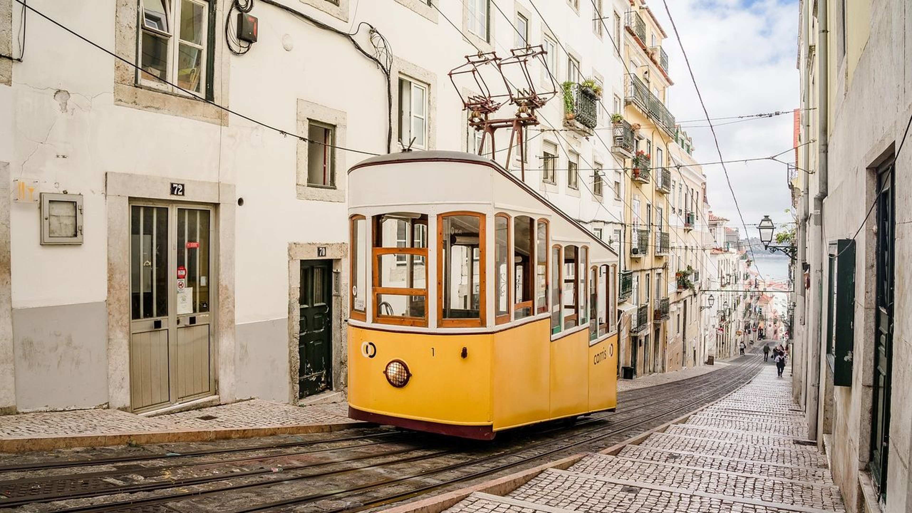 8 Countries That Treat American Tourists Better Than Americans Might Expect