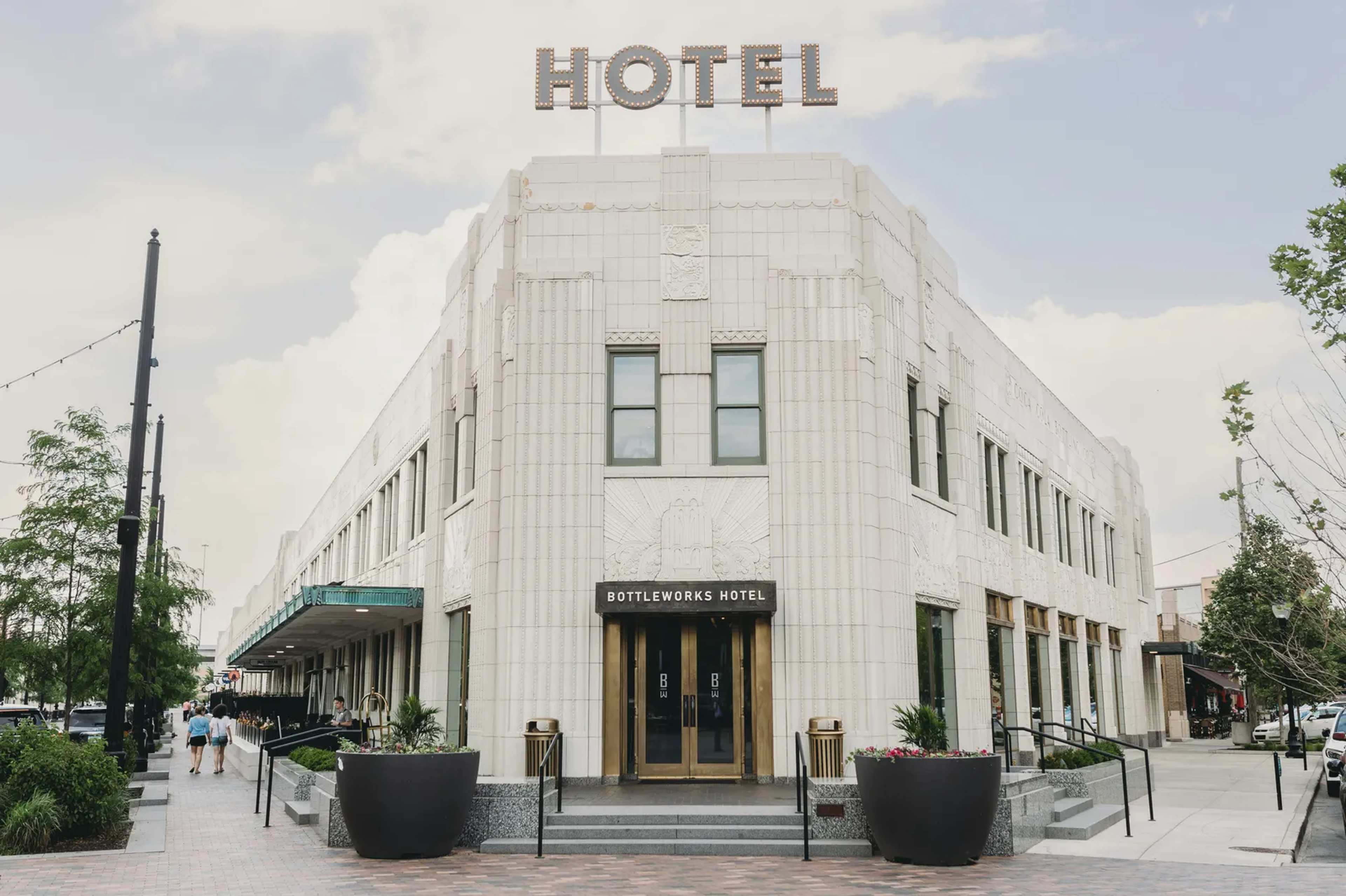 Hotel Workers Share 7 Guest Mistakes That Can Ruin a Stay