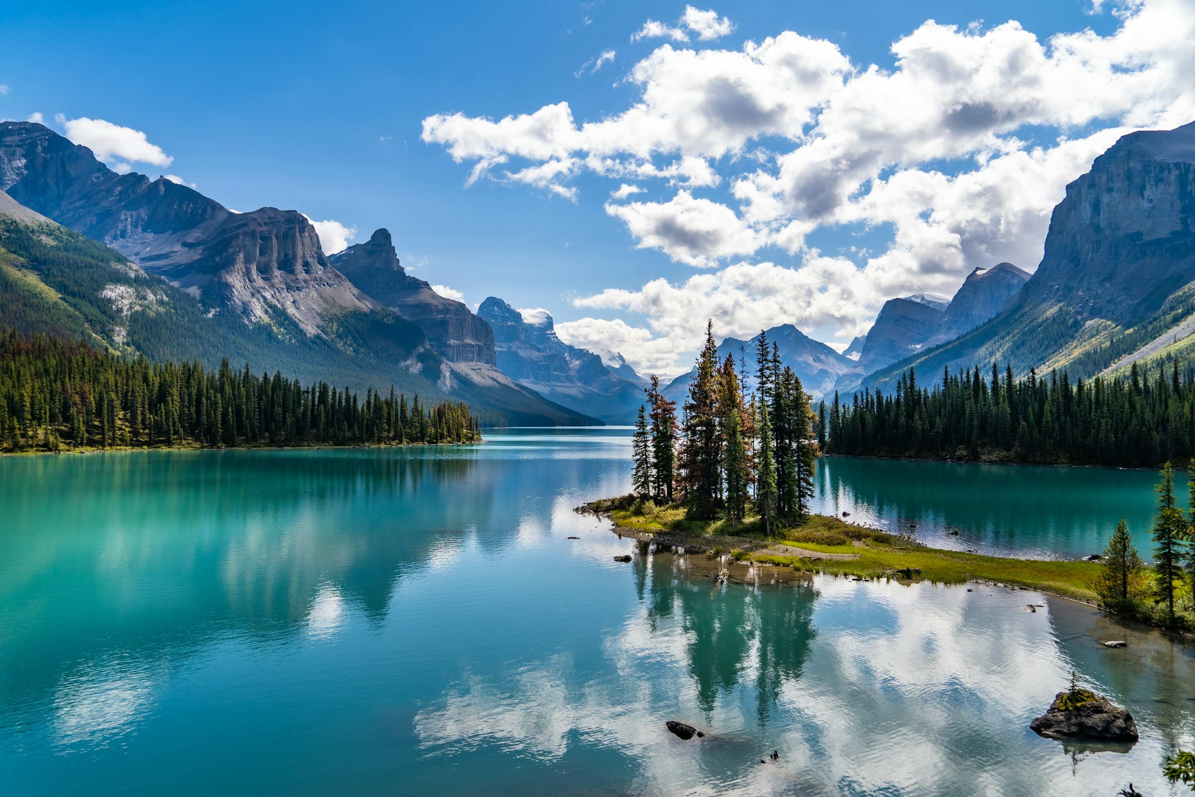 Why Skipping Canada This Year Turned Out to Be My Best Travel Decision in Years