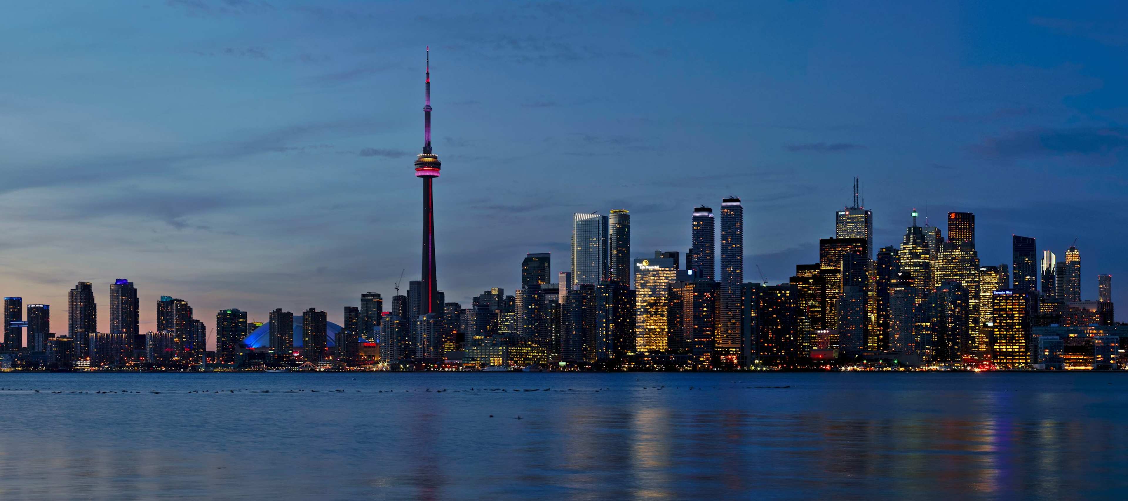 7 Canadian Cities Tourists Keep Flocking to – but Locals Quietly Wish They Wouldn't