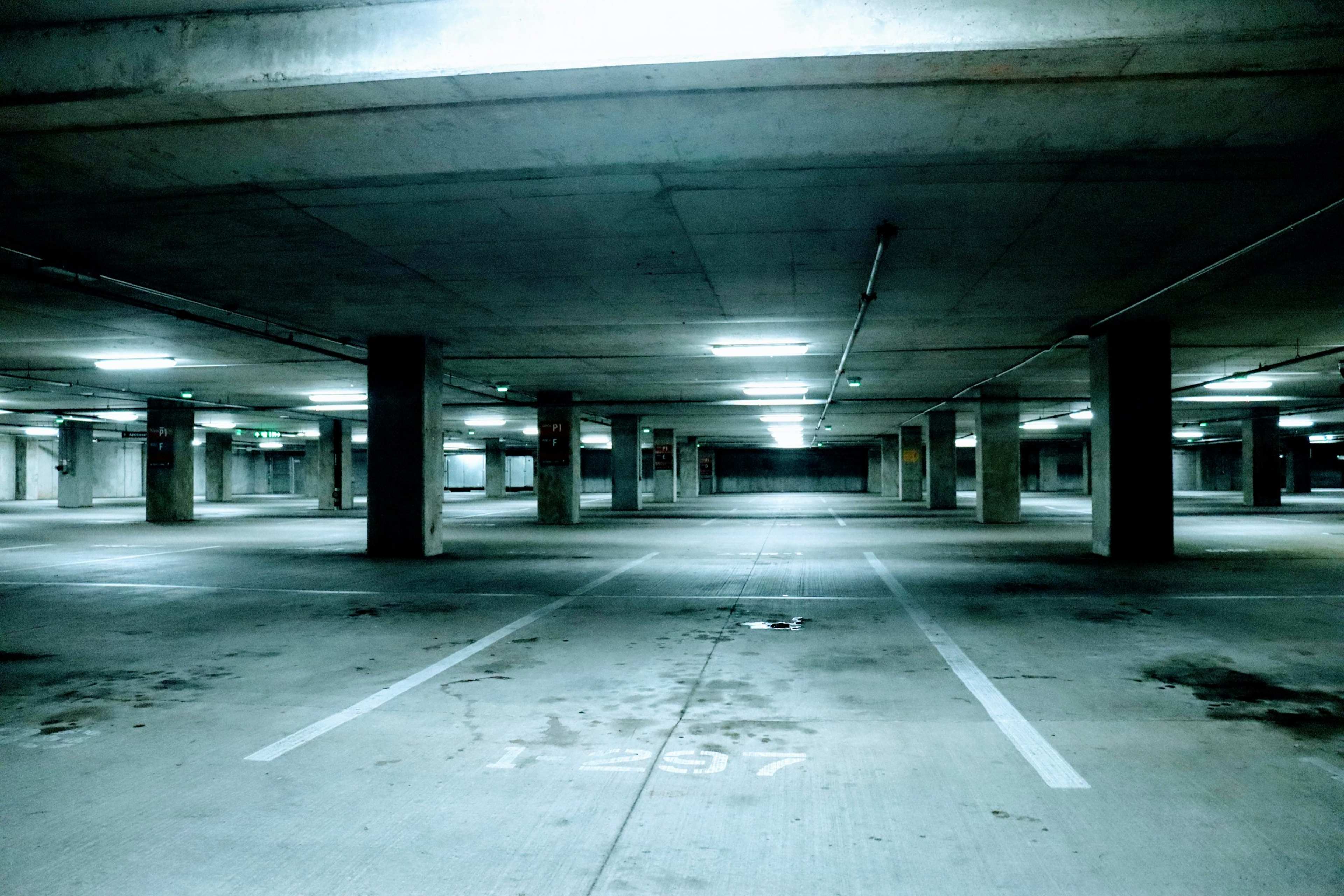 6 Ordinary Hotel Situations That Can Feel Scary When You're Traveling Alone