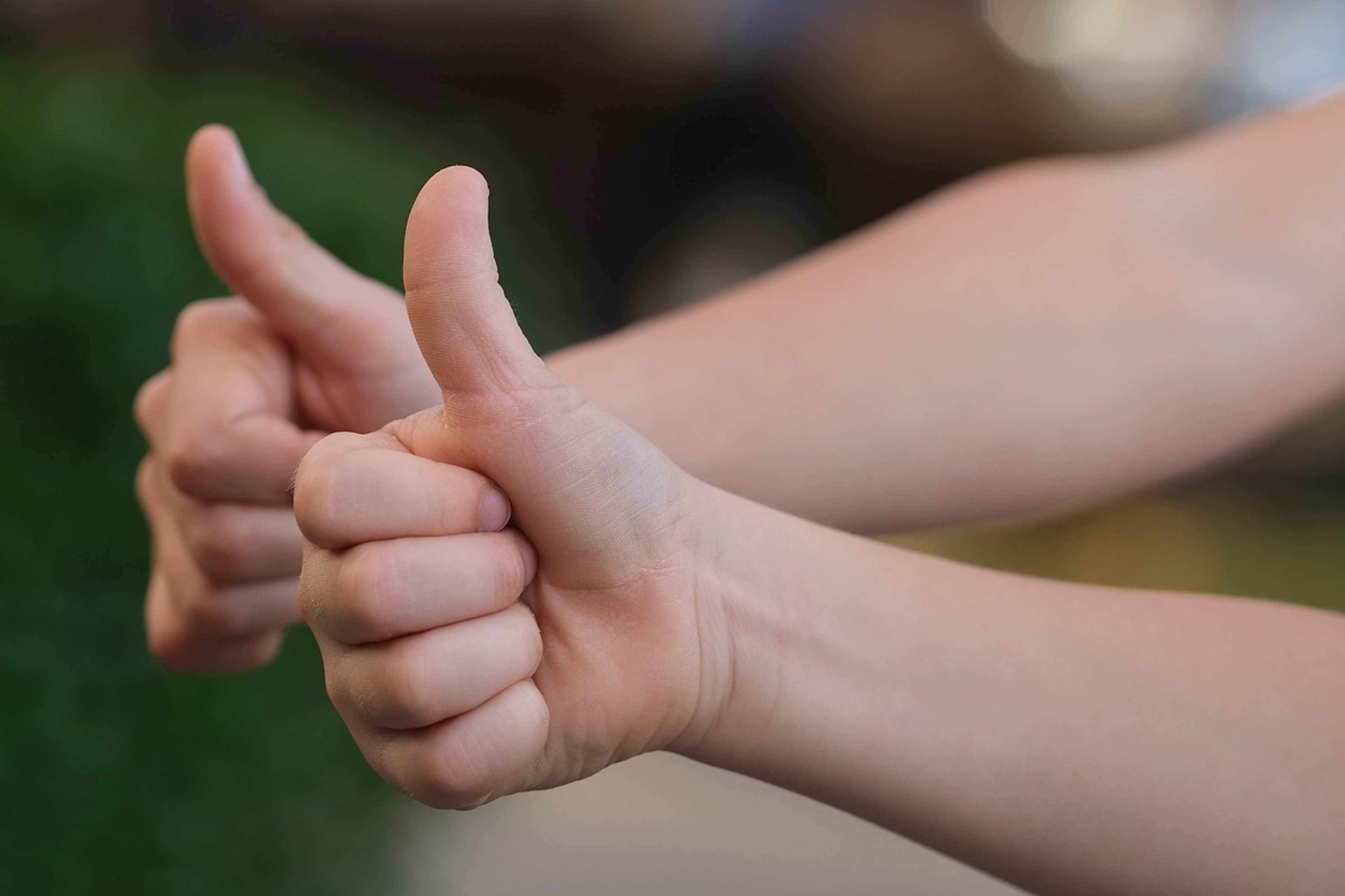 10 Phrases That Instantly Make Locals Warm Up to You Abroad