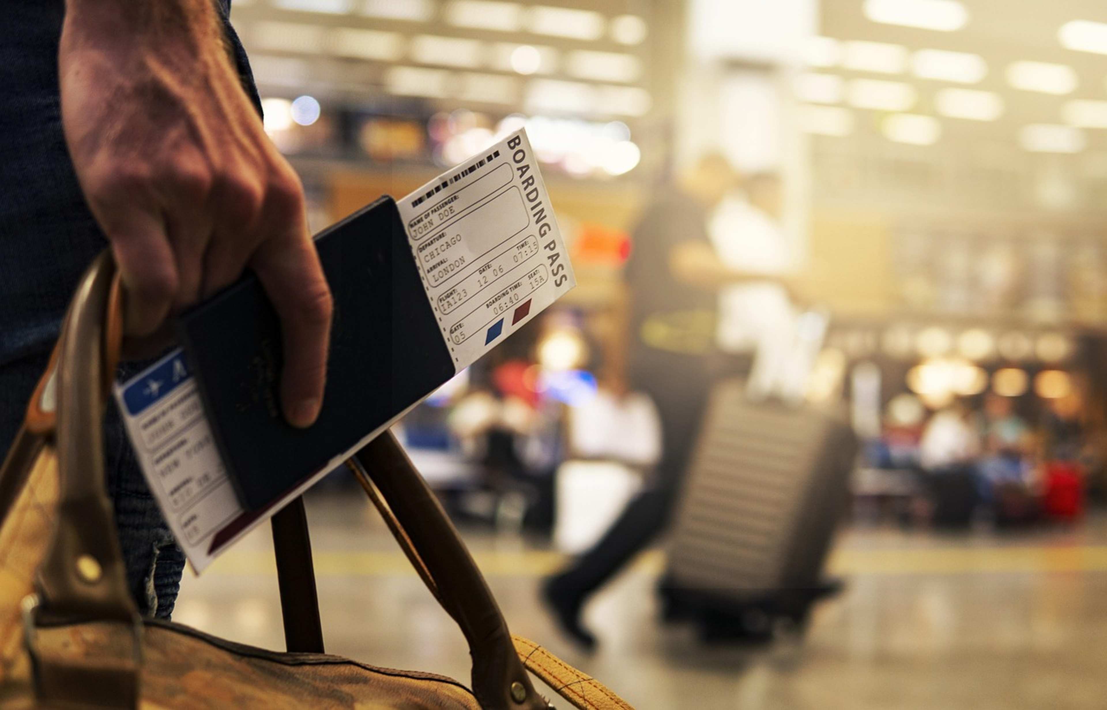 9 Things at the Airport Gate That Instantly Mark an Experienced Traveler