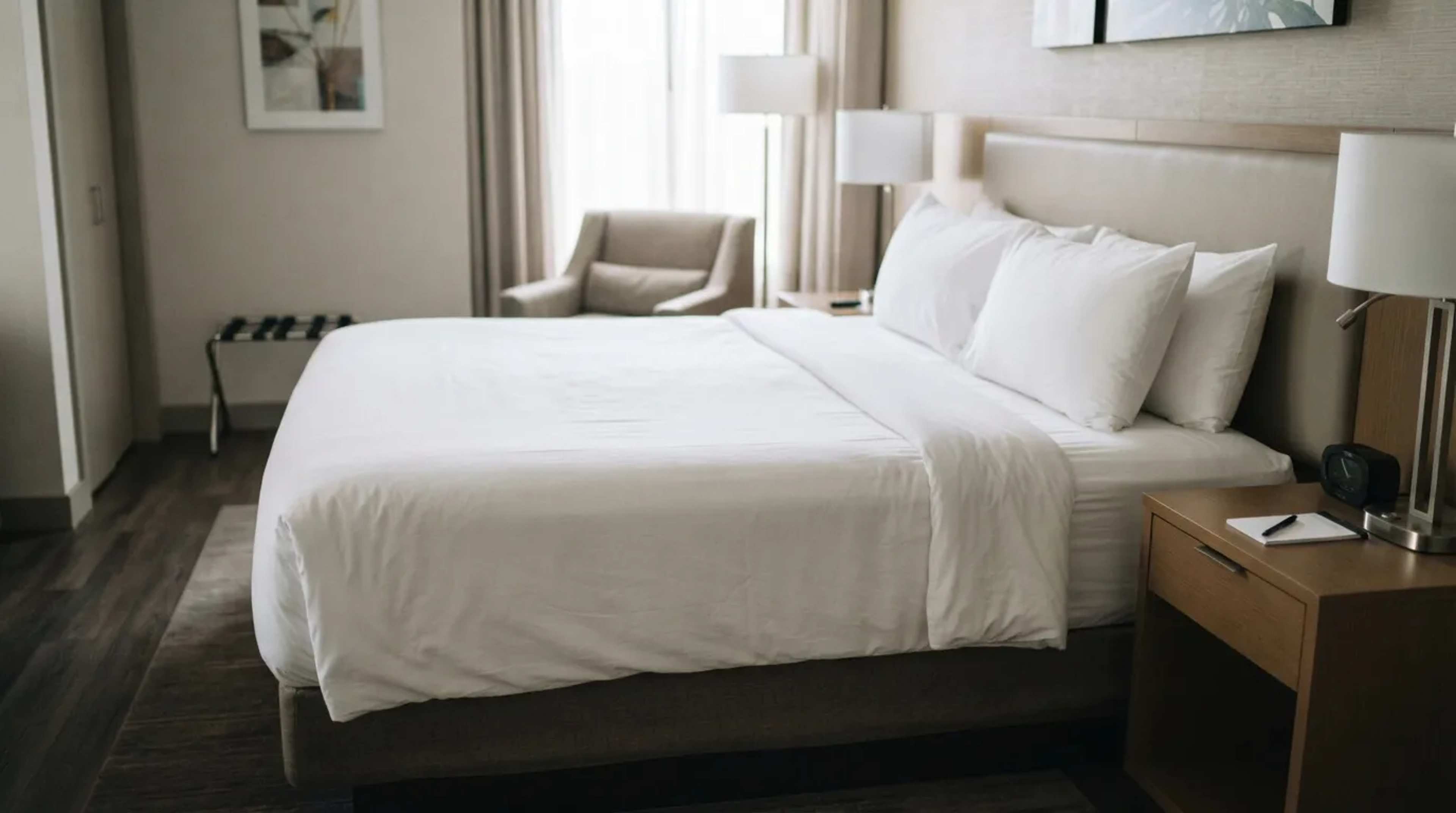 Why Hotels Quietly Stopped Putting These Items in Guest Rooms
