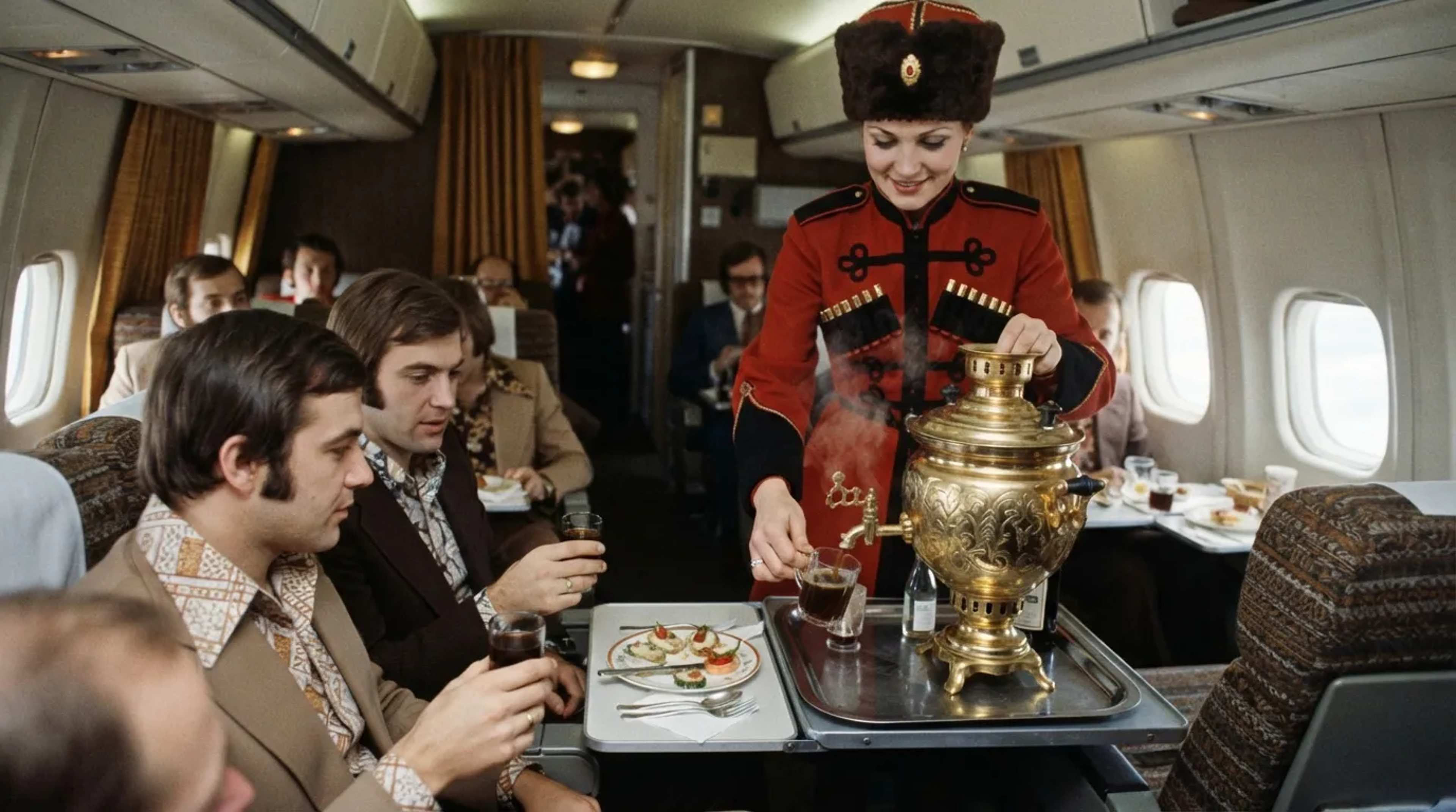 25 Airline Meals From the 1970s That Passengers Today Would Send Back