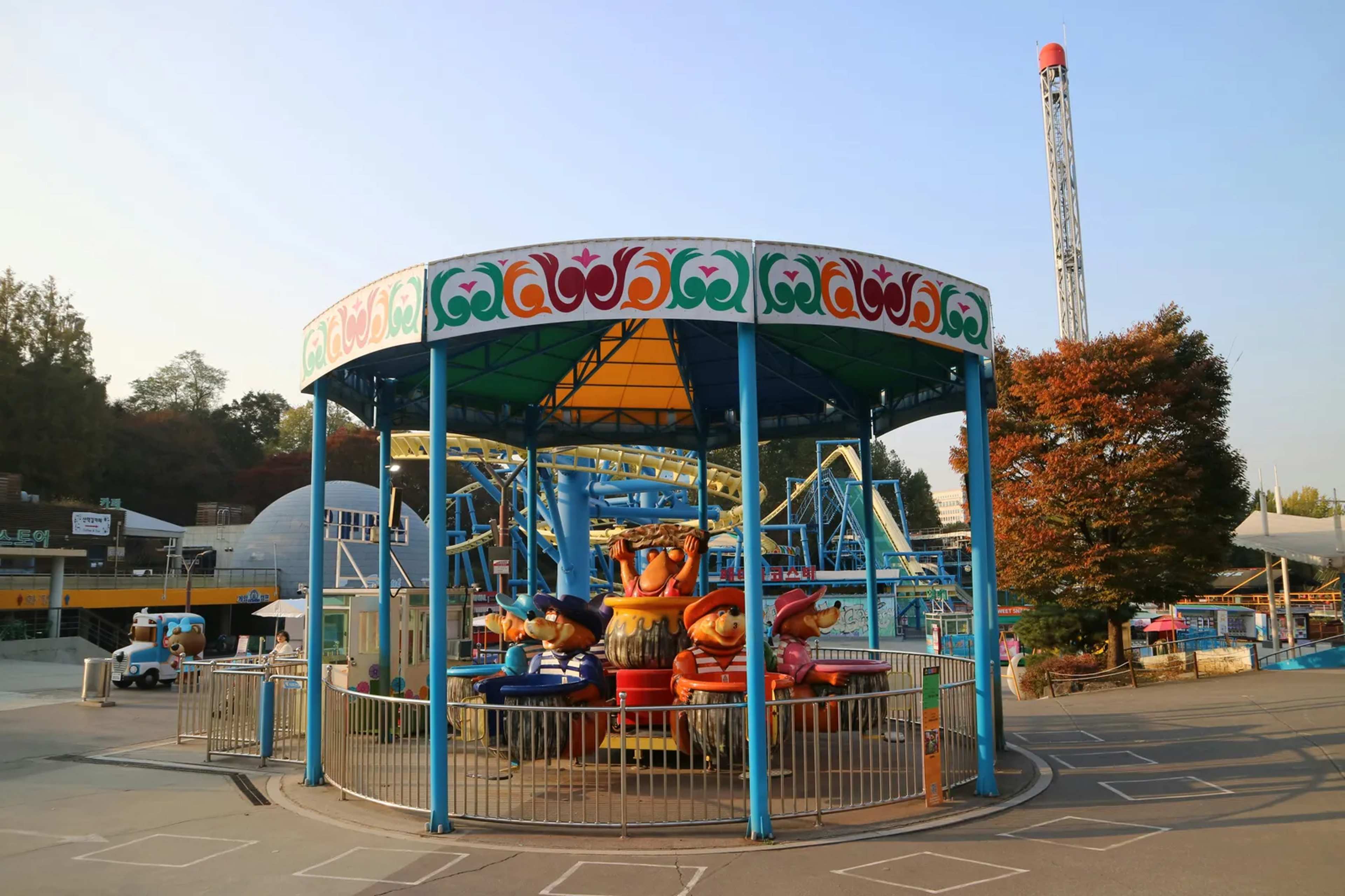 The $600-a-Night Theme Park Resort Gap: Convenience Over Comfort