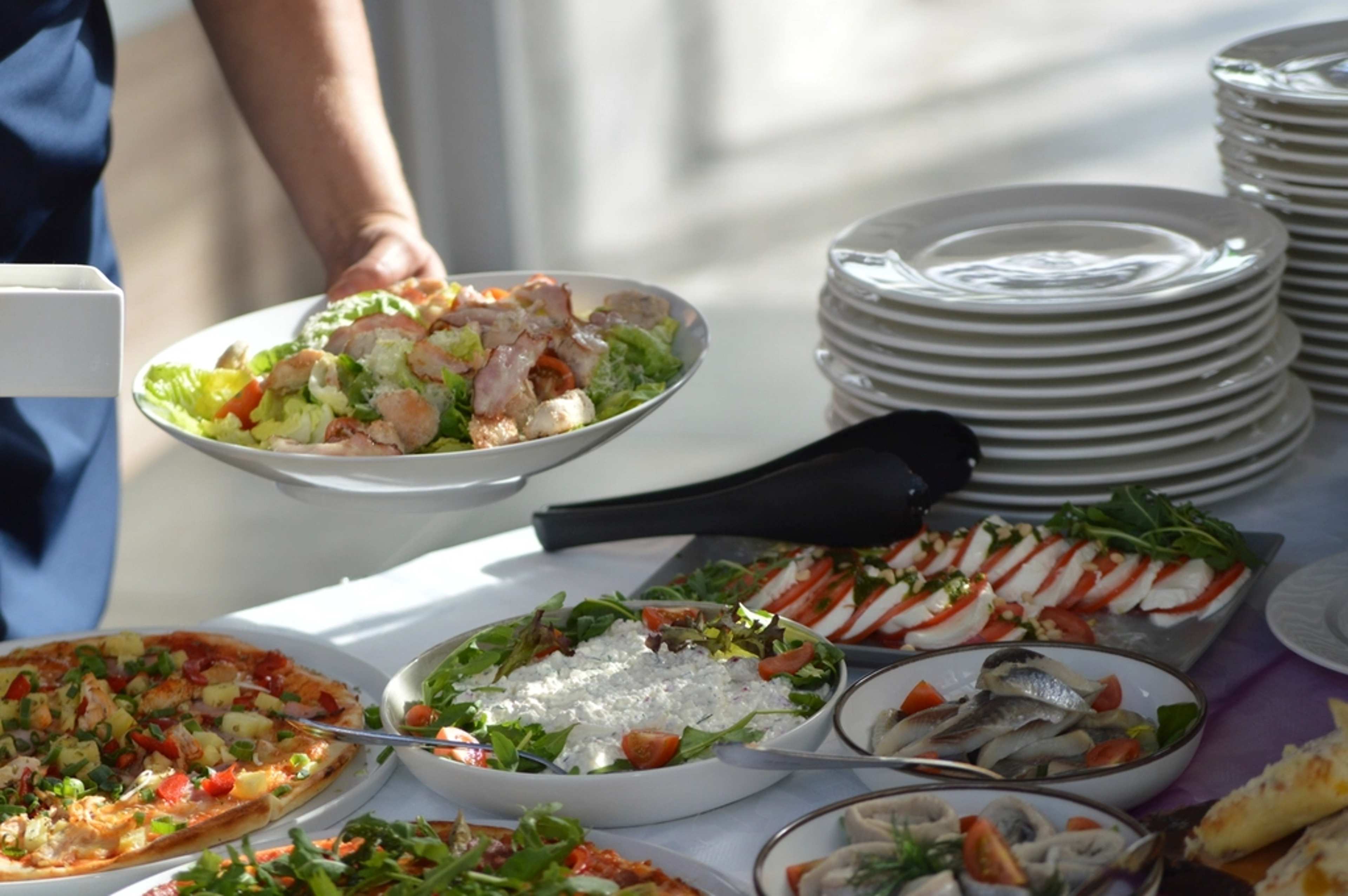 6 Breakfast Buffet Habits Hotel Staff Wish Guests Would Skip