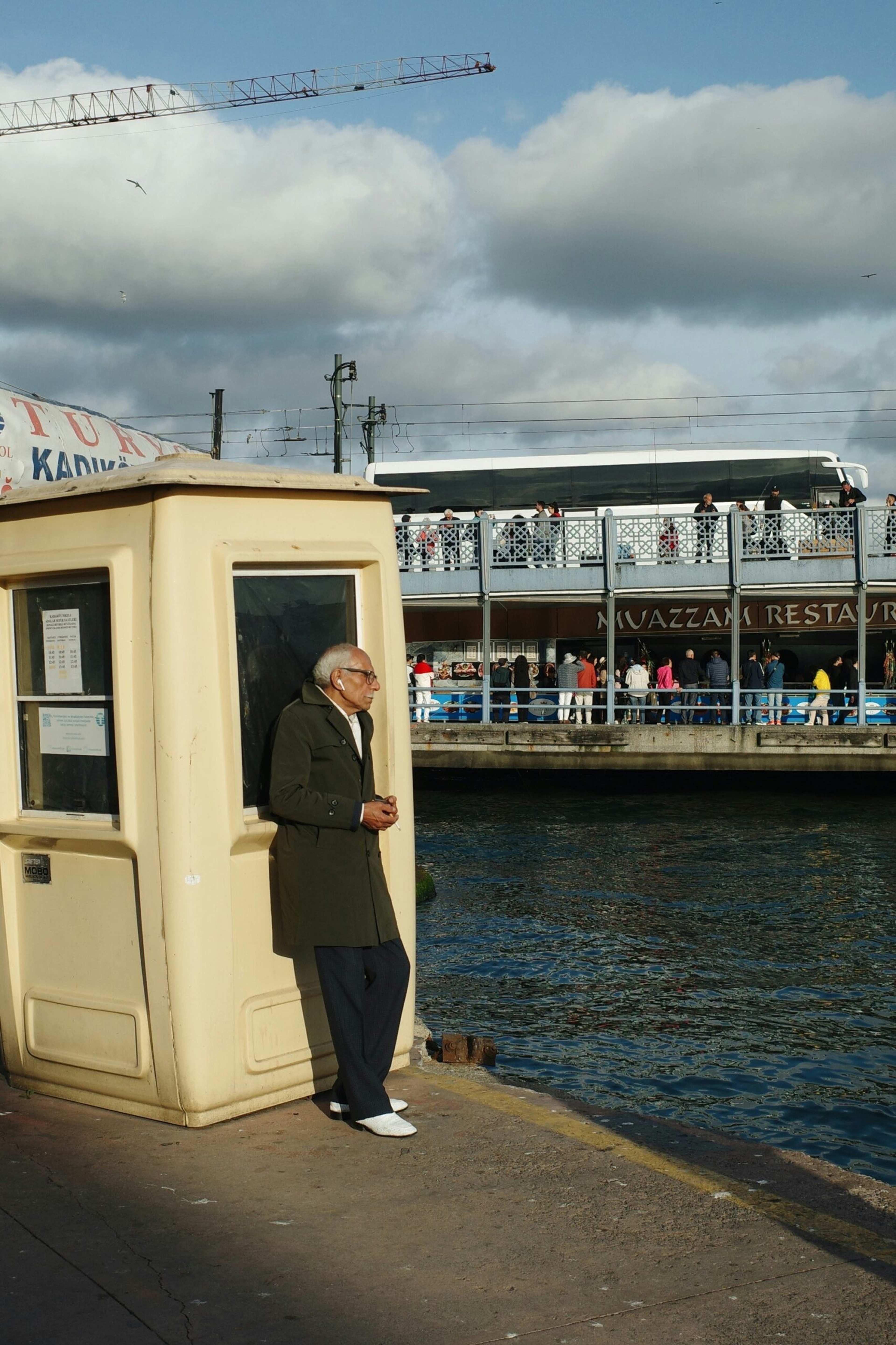 7 Reasons a Sailing Leaves Late That Nobody Explains