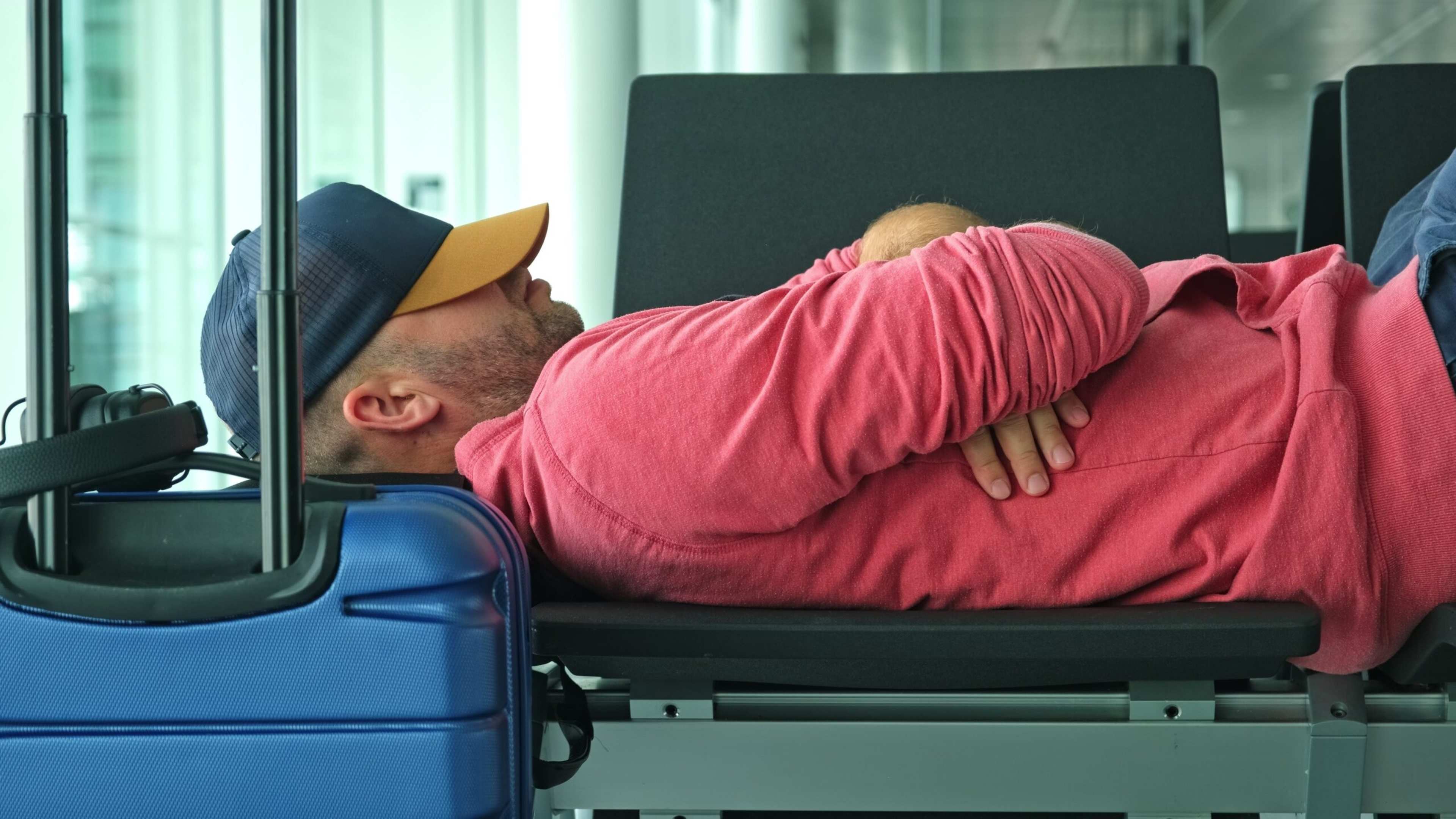 9 Layover Habits That Help Frequent Travellers Arrive Rested