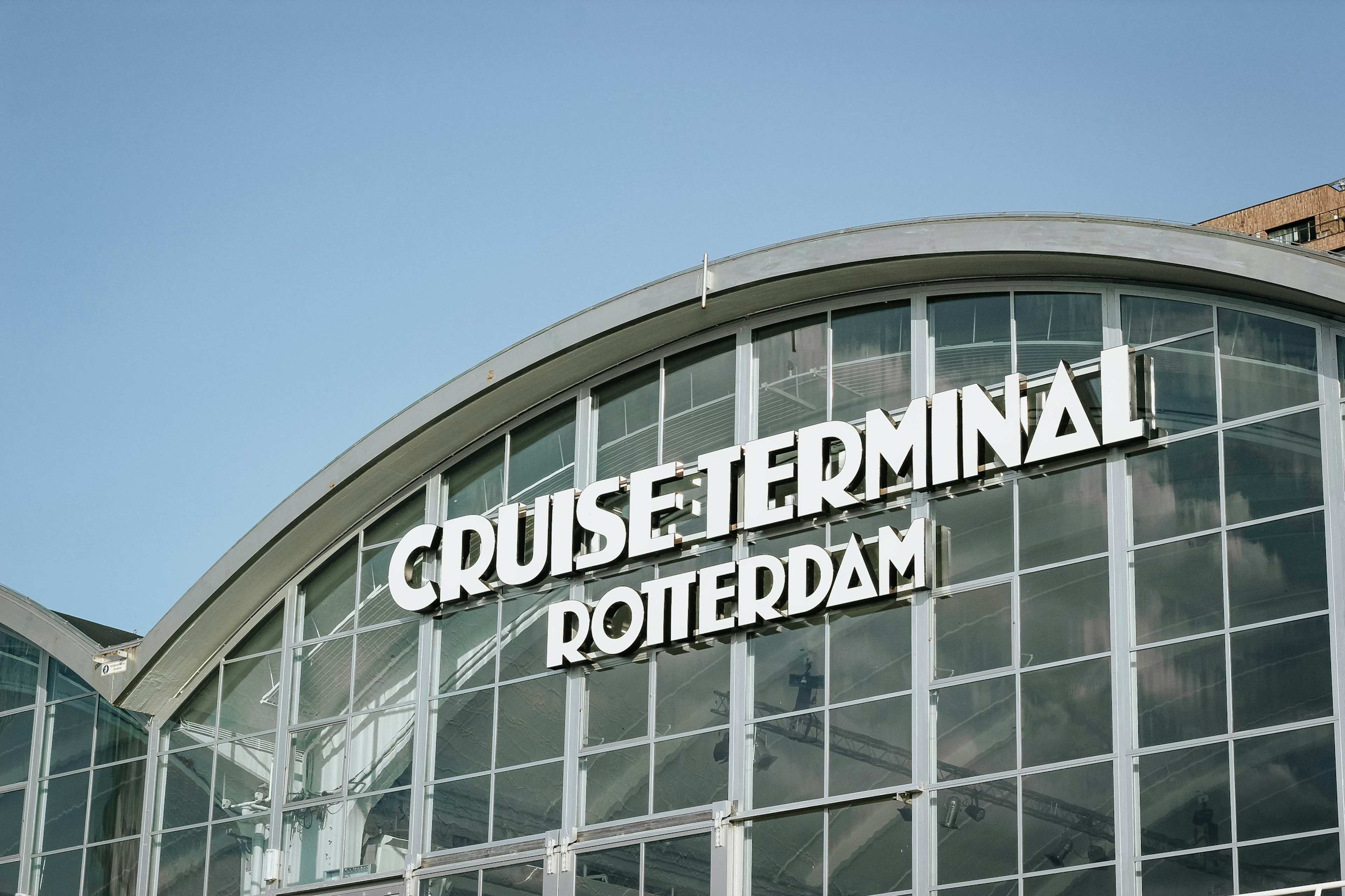 8 Things at Check-In That Instantly Mark a First-Time Cruiser
