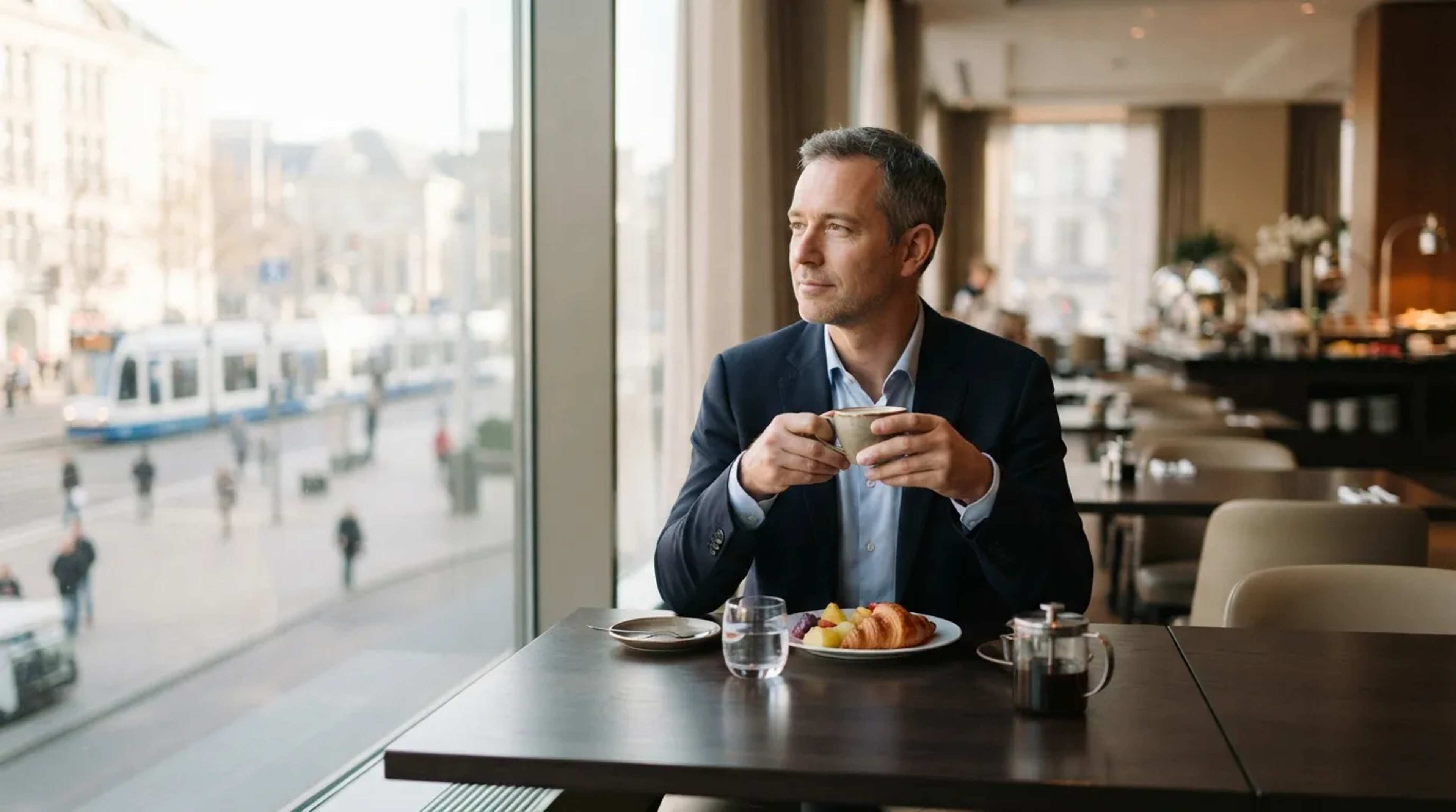 17 Habits at a Hotel Breakfast That Instantly Mark a Seasoned Business Traveler
