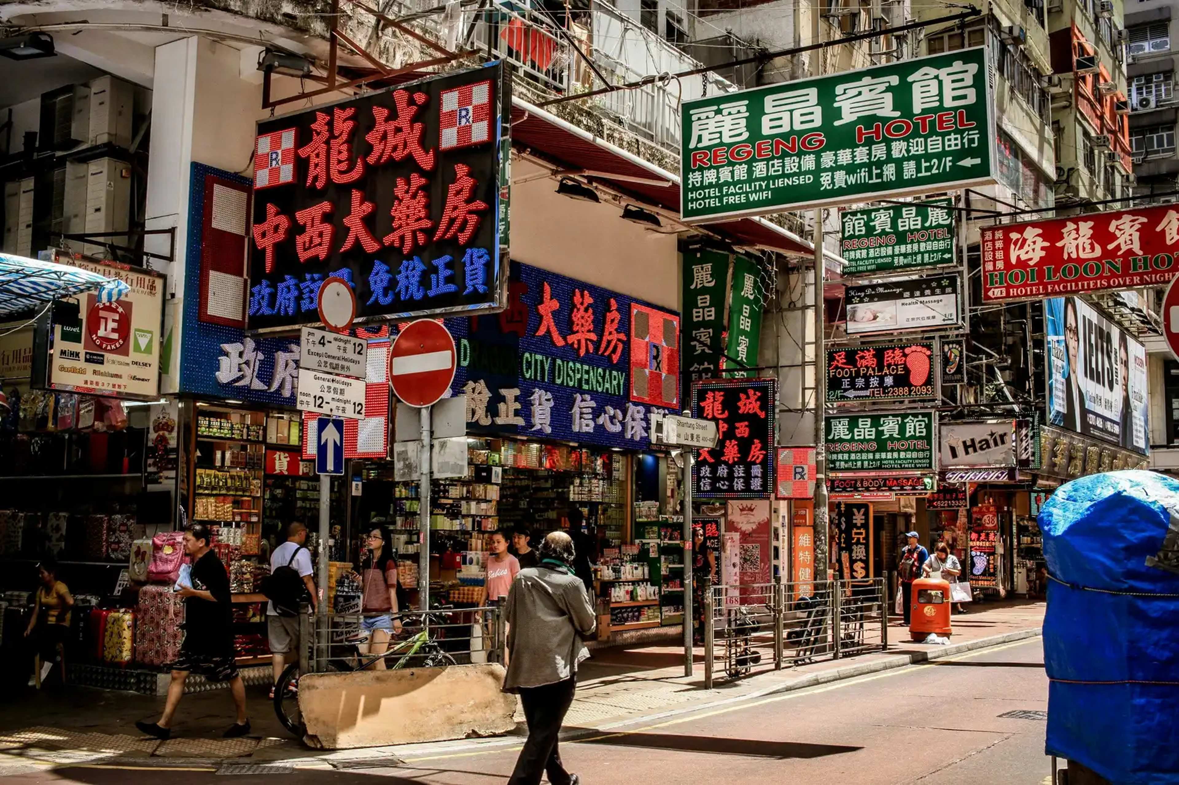 Hong Kong Heat Strains 74-Year-Old Outdoor Cleaner