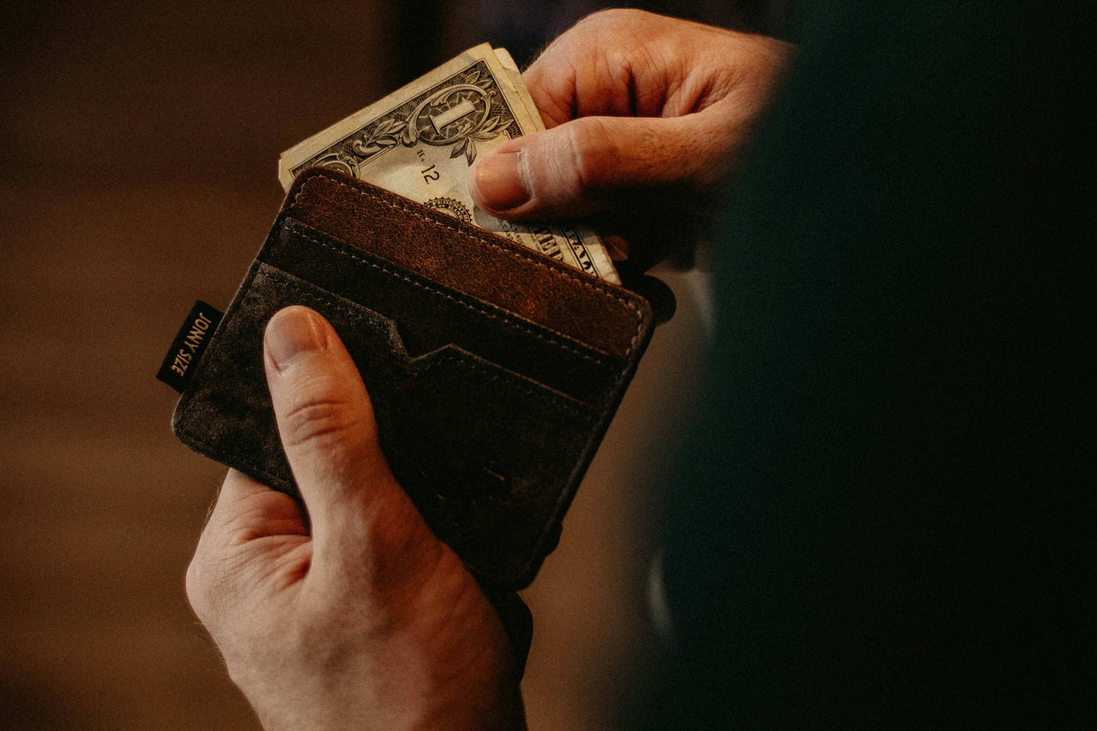 10 Things You'll Always Spot in the Suitcases of People Who Travel the "Old-School" Way
